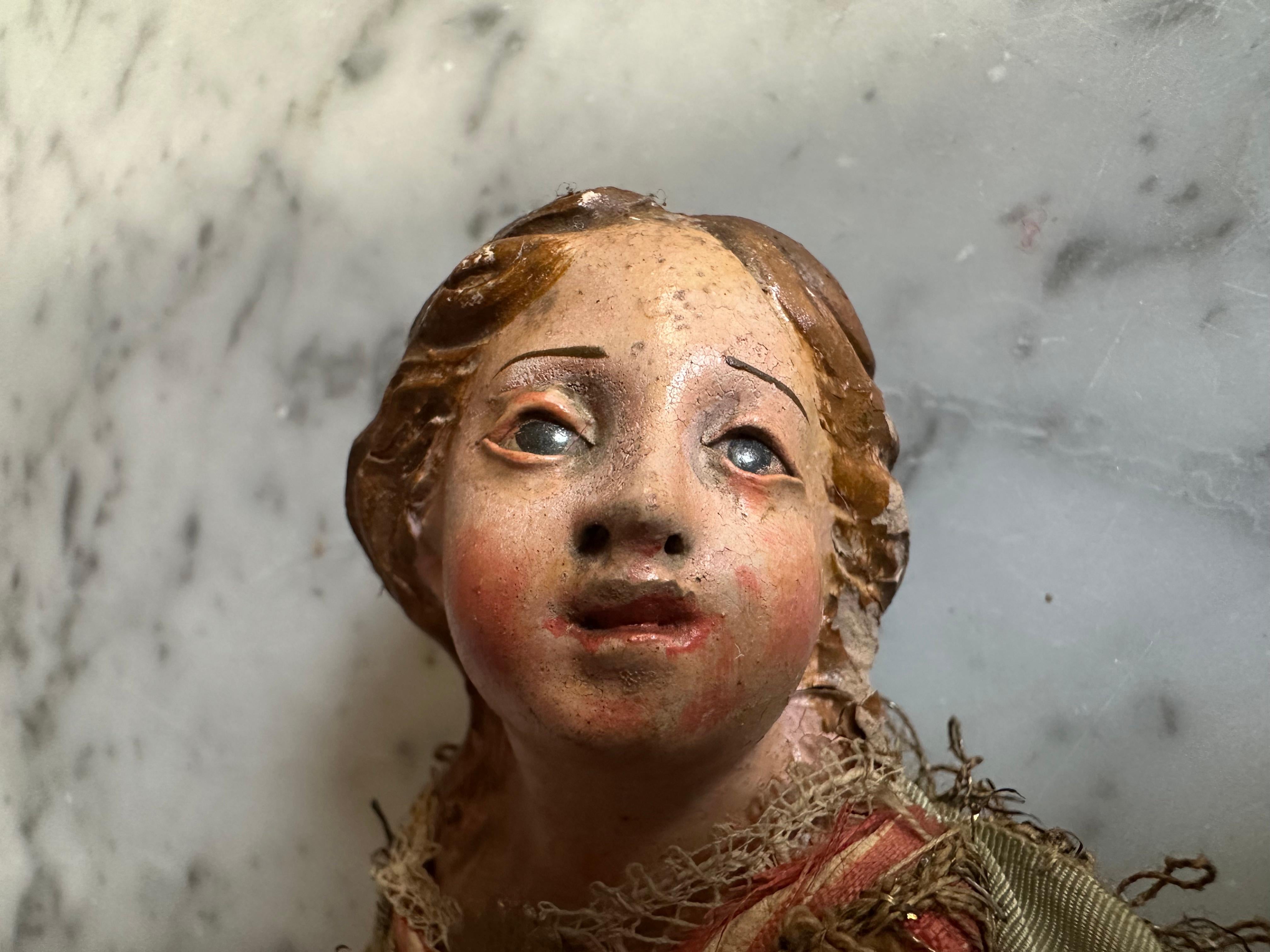 Figura del presepe napoletano del XVIII secolo con abiti originali 3