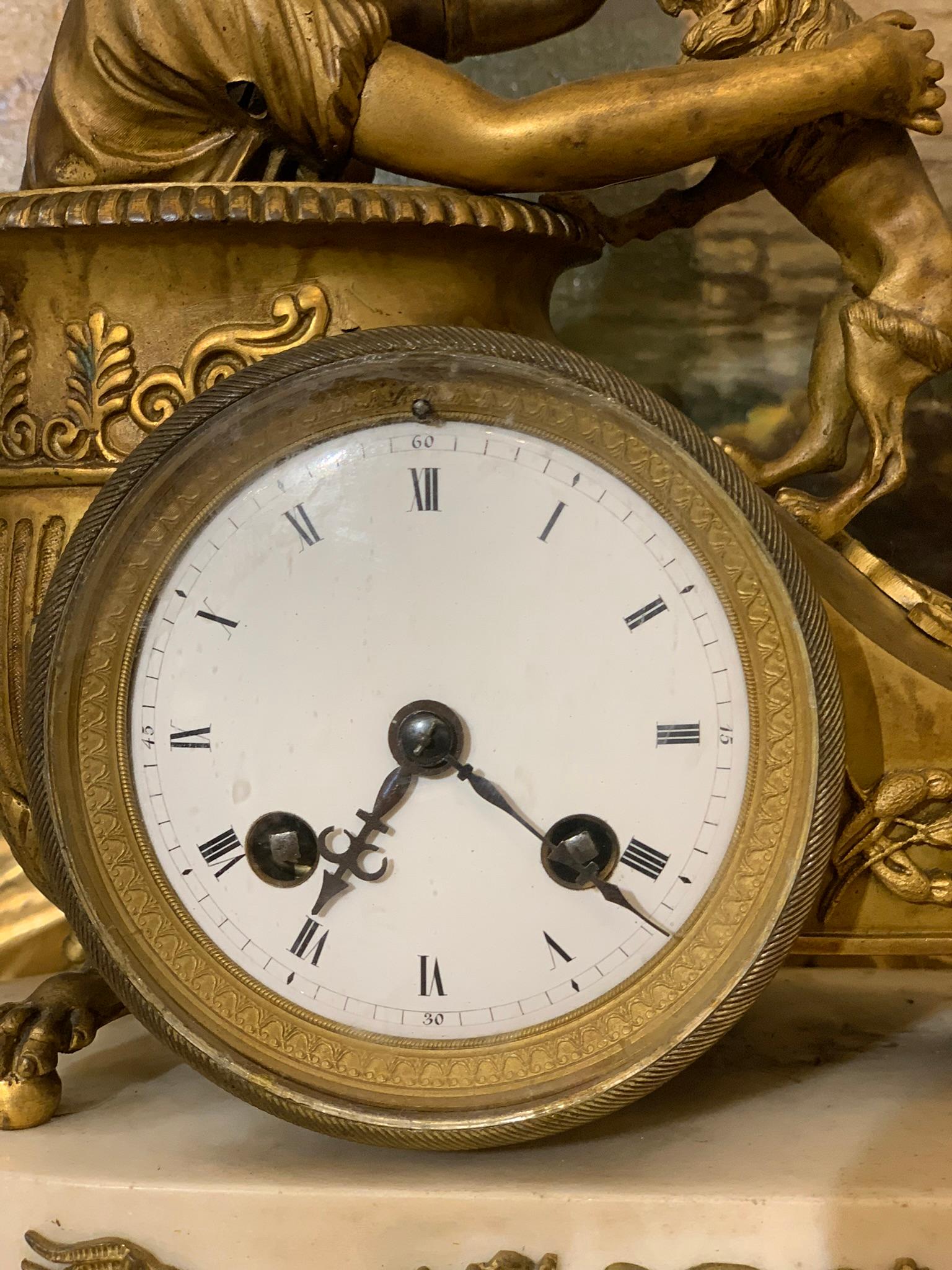 NEOCLASSIC-CLOCK MIT CHARIOT aus dem 18. Jahrhundert (Vergoldet) im Angebot