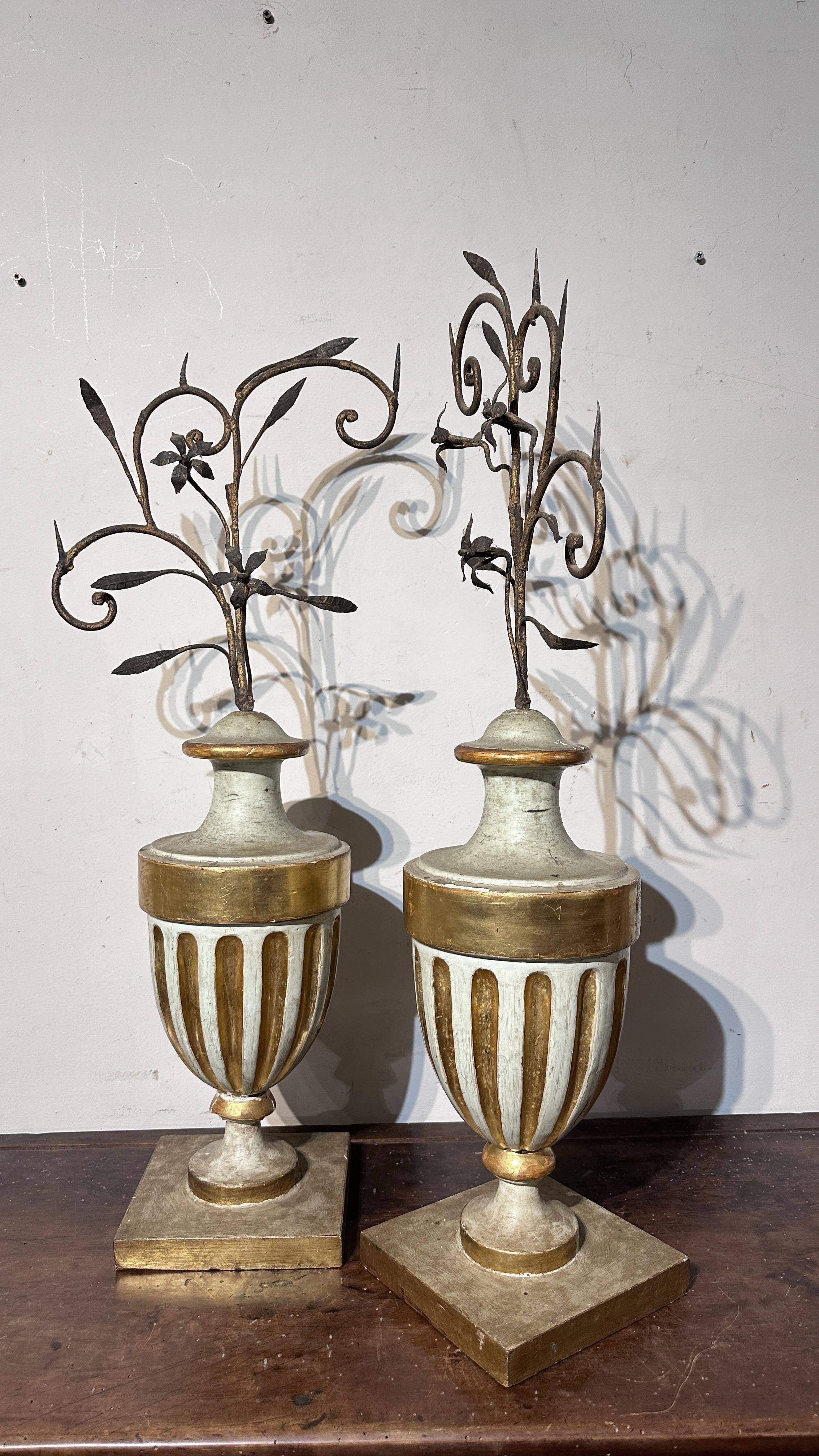 Neoclassical Revival 18th CENTURY NEOCLASSIC PERIOD PAIR VASES FOR PALM TREE  For Sale