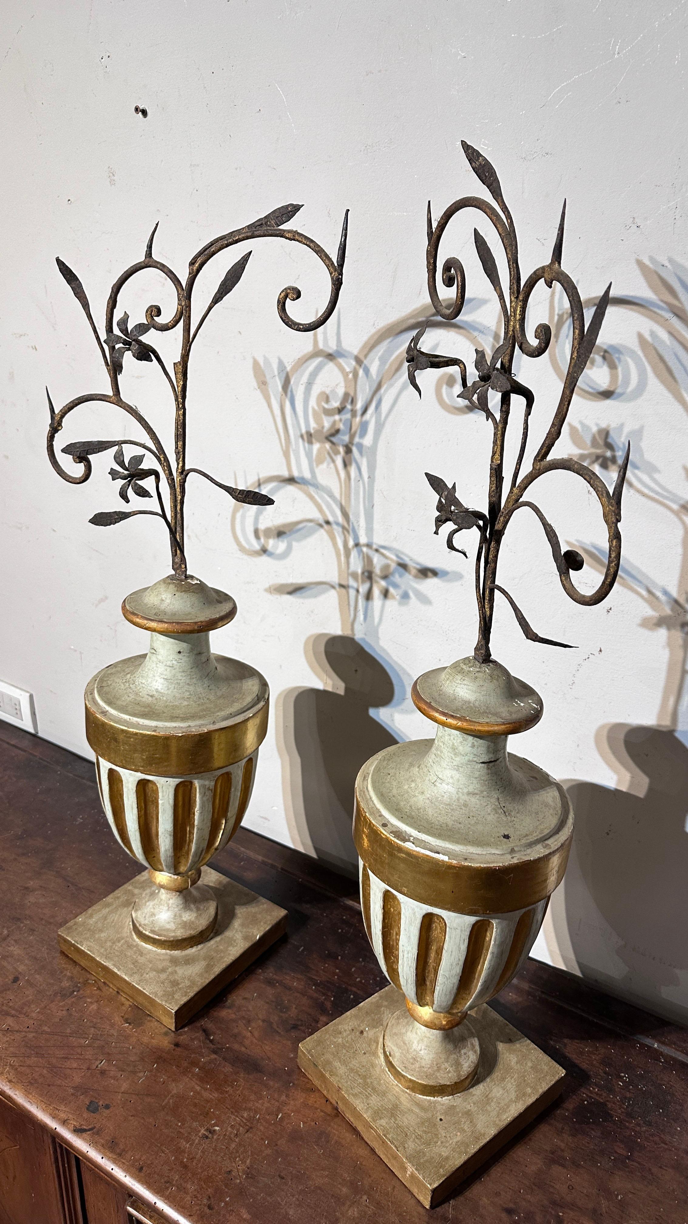 18th Century and Earlier 18th CENTURY NEOCLASSIC PERIOD PAIR VASES FOR PALM TREE  For Sale