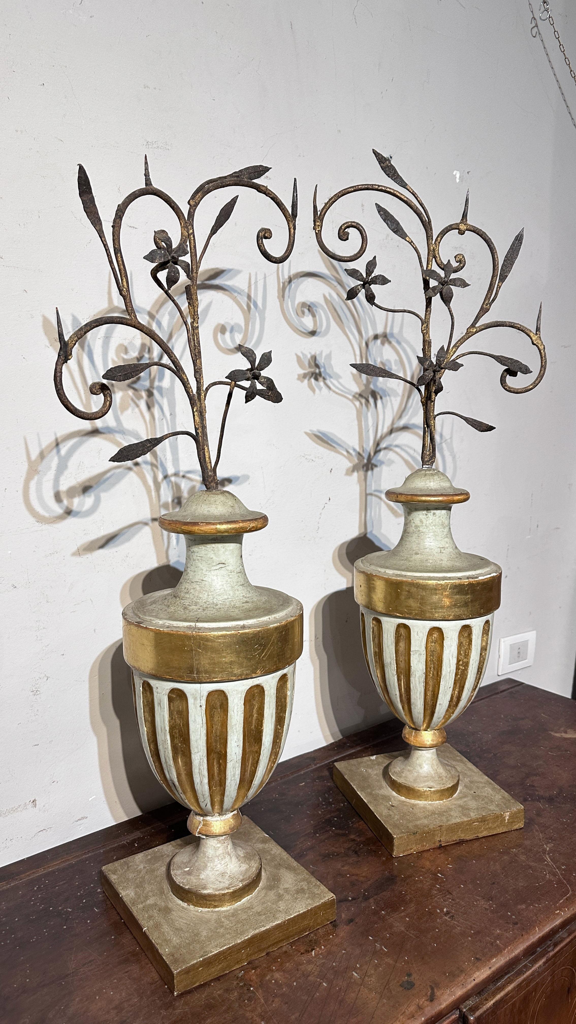 Iron 18th CENTURY NEOCLASSIC PERIOD PAIR VASES FOR PALM TREE  For Sale