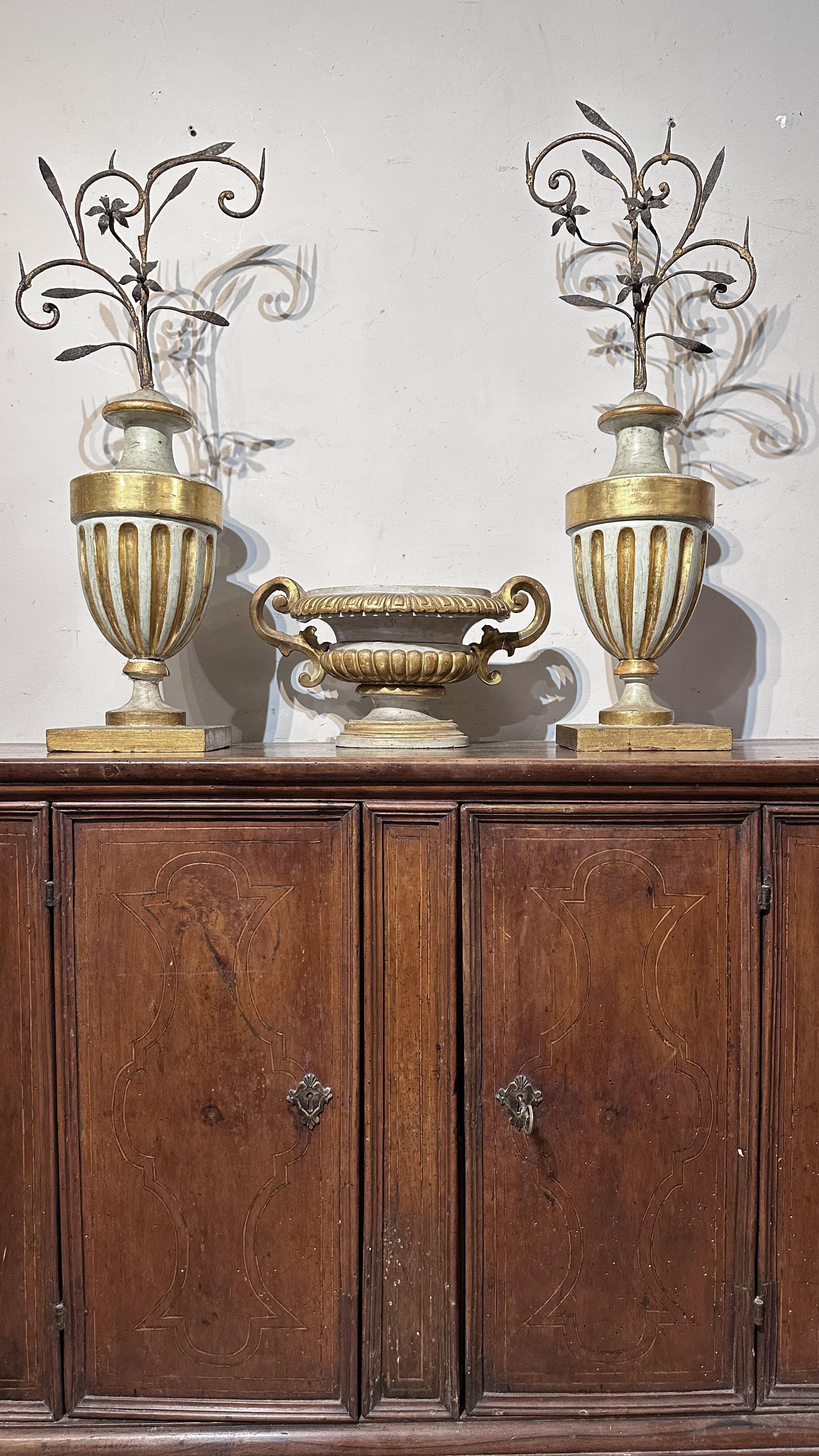 18th CENTURY NEOCLASSIC PERIOD PAIR VASES FOR PALM TREE  For Sale 1