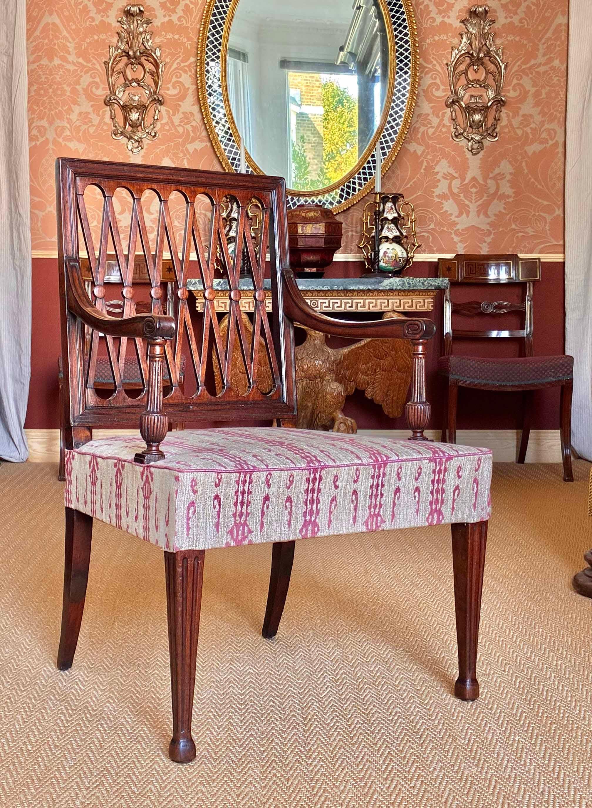 Superbe fauteuil ouvert de la fin du XVIIIe siècle, d'après des dessins de Georges Jacob. Français, vers 1780.

Pourquoi nous l'aimons

Une chaise merveilleusement élégante, d'une grande échelle et de proportions importantes, d'une couleur superbe