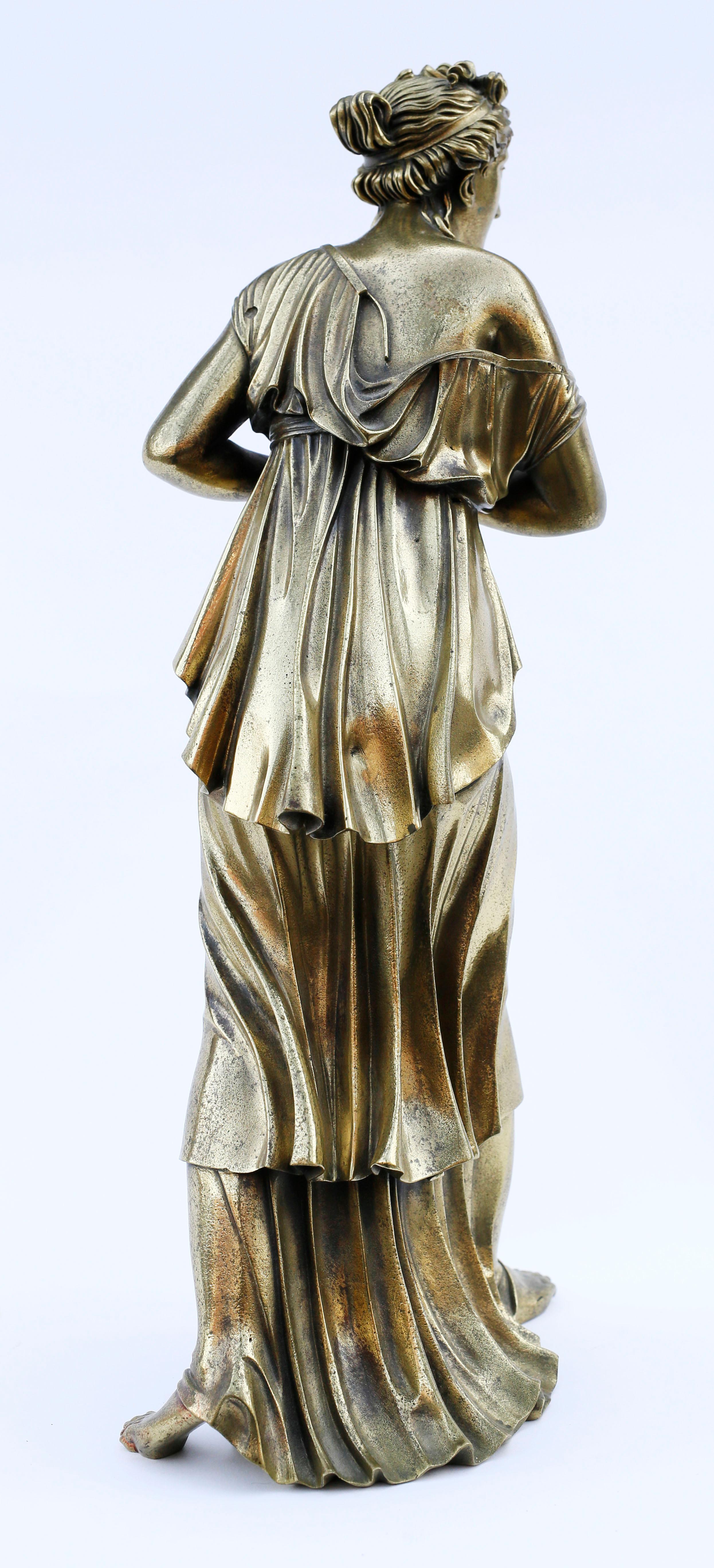 Neoklassische Bronze-Doré-Skulptur einer Frau aus dem 18. Jahrhundert im Zustand „Gut“ im Angebot in Brooklyn, NY