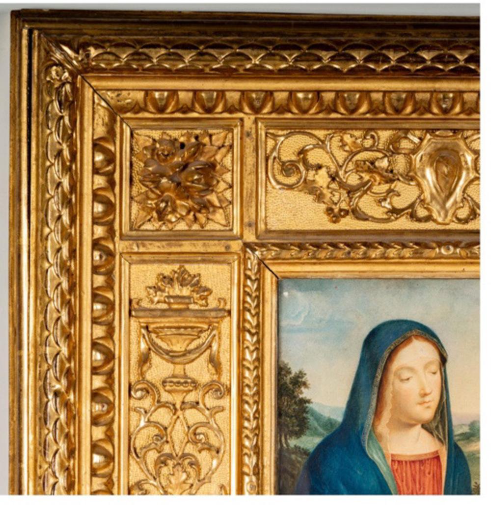 This is a finely carved late 18th century Italian frame featuring traditional carved and gilded neoclassical elements. The frame is in remarkably good condition considering its nearly 250 years of life. It was apparently separated from its intended