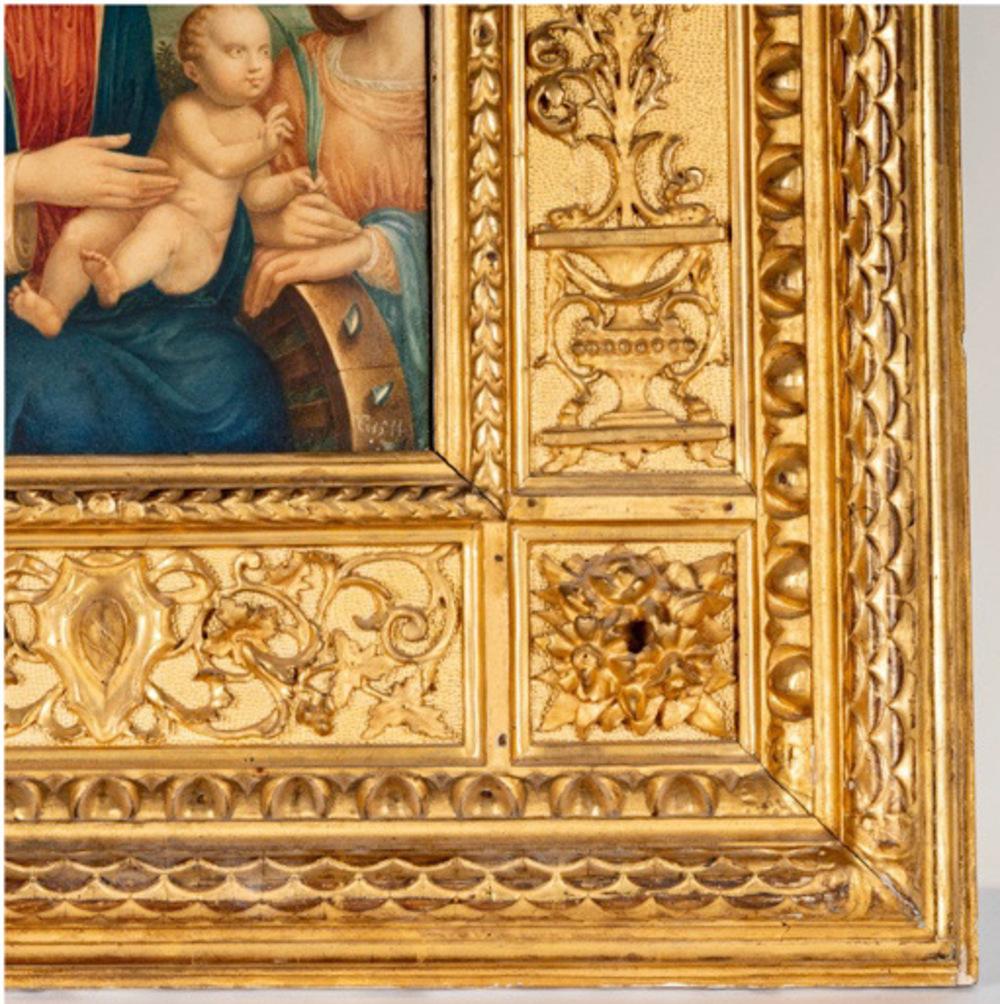 18th Century Neoclassical Carved and Gilded Frame In Good Condition For Sale In Pasadena, CA