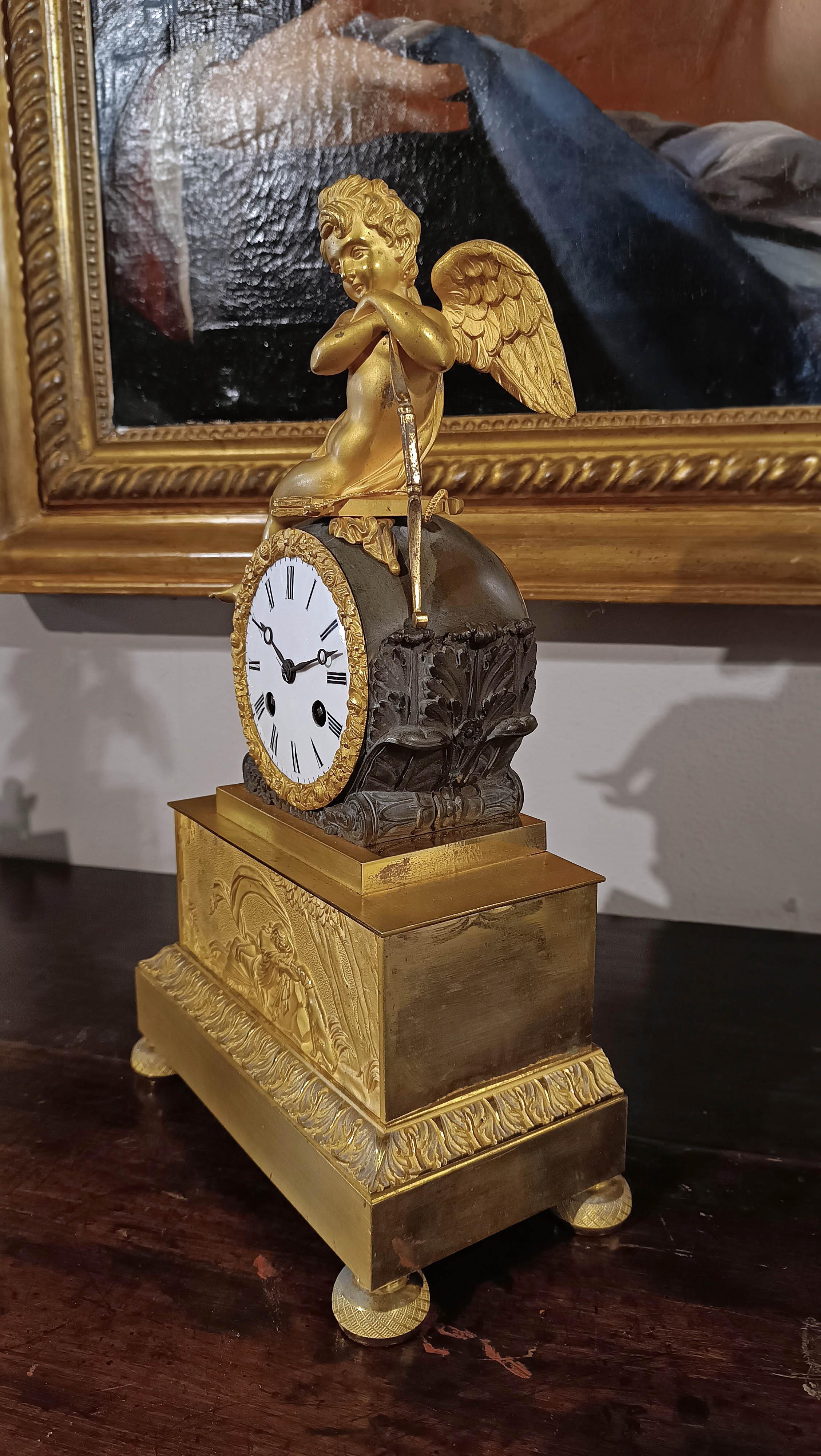 Neoclassical Revival 18th CENTURY NEOCLASSICAL CLOCK WITH CUPID For Sale