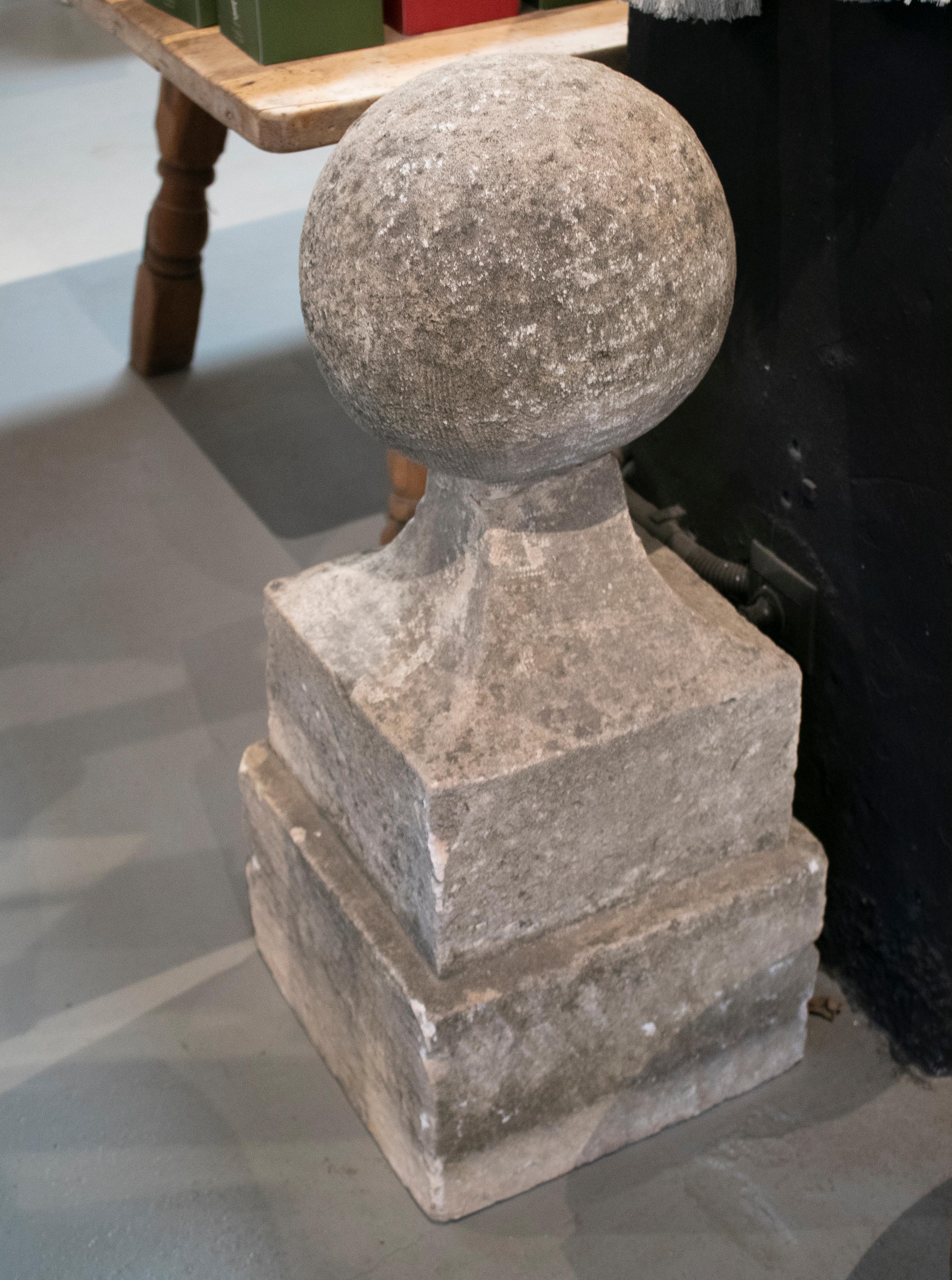 Spanish 18th Century Neoclassical Hand Carved Stone Finial with Square Base and Ball For Sale