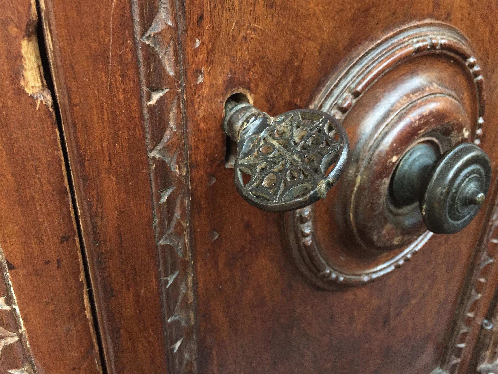 18th Century Neoclassical Italian Cabinet 3