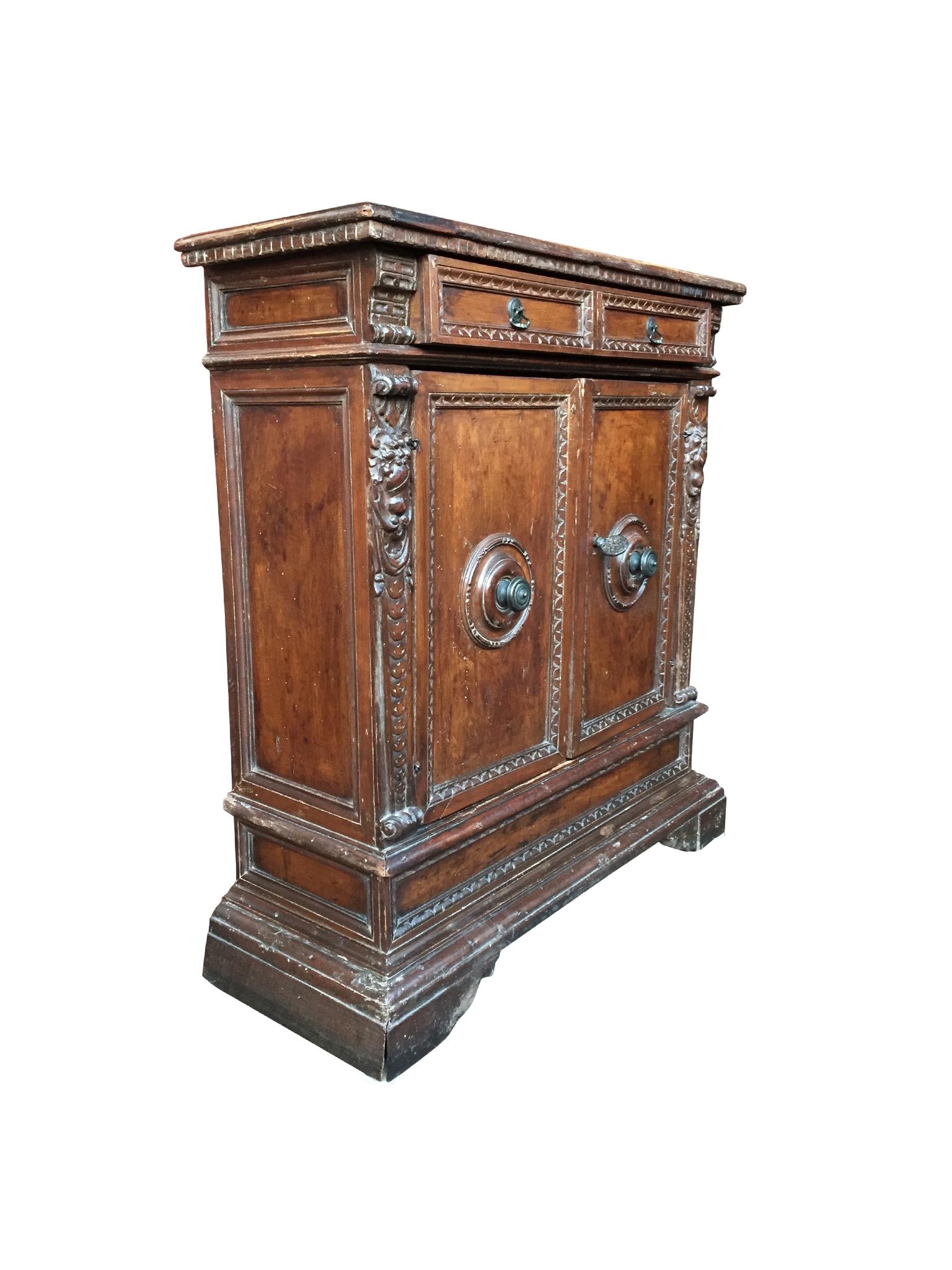 18th Century Neoclassical Italian Cabinet In Good Condition In New York, NY