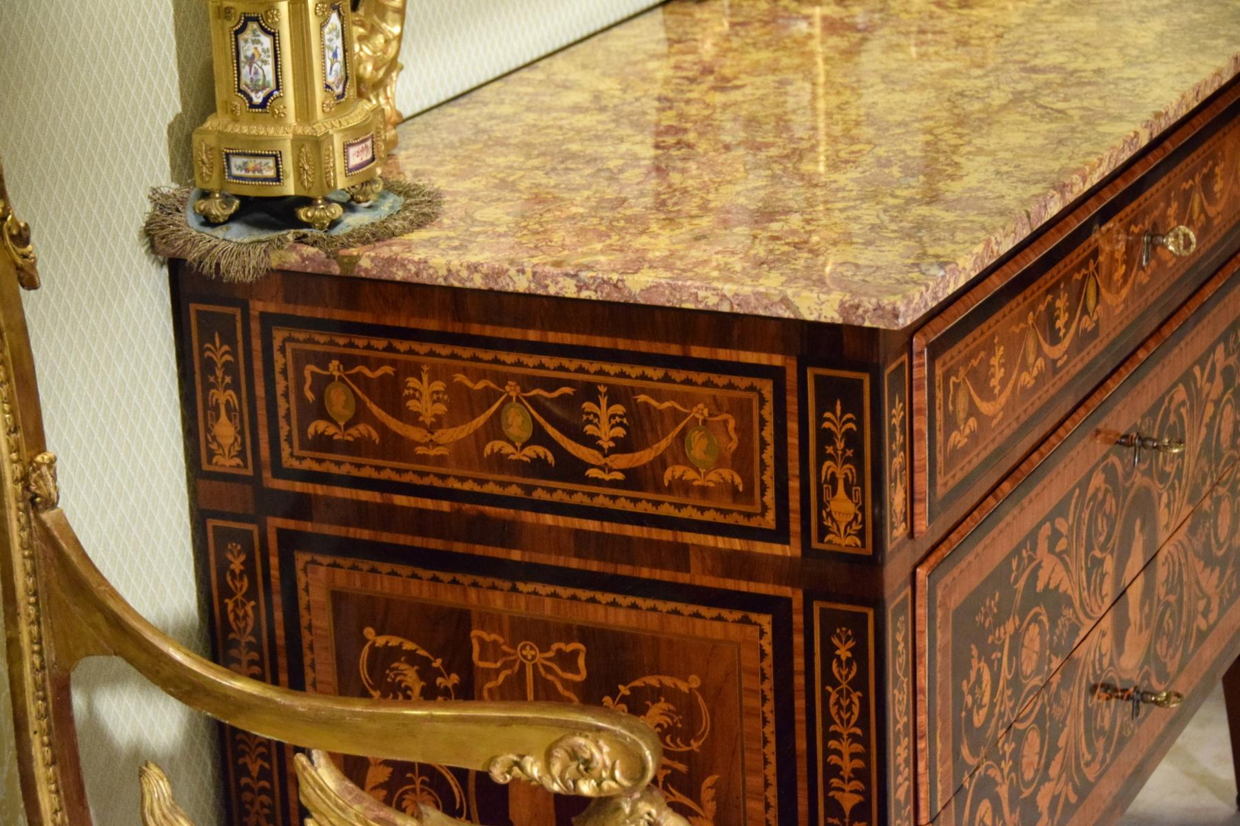 18th Century, Neoclassical Italian Inlay Wood Chest of Drawers 5