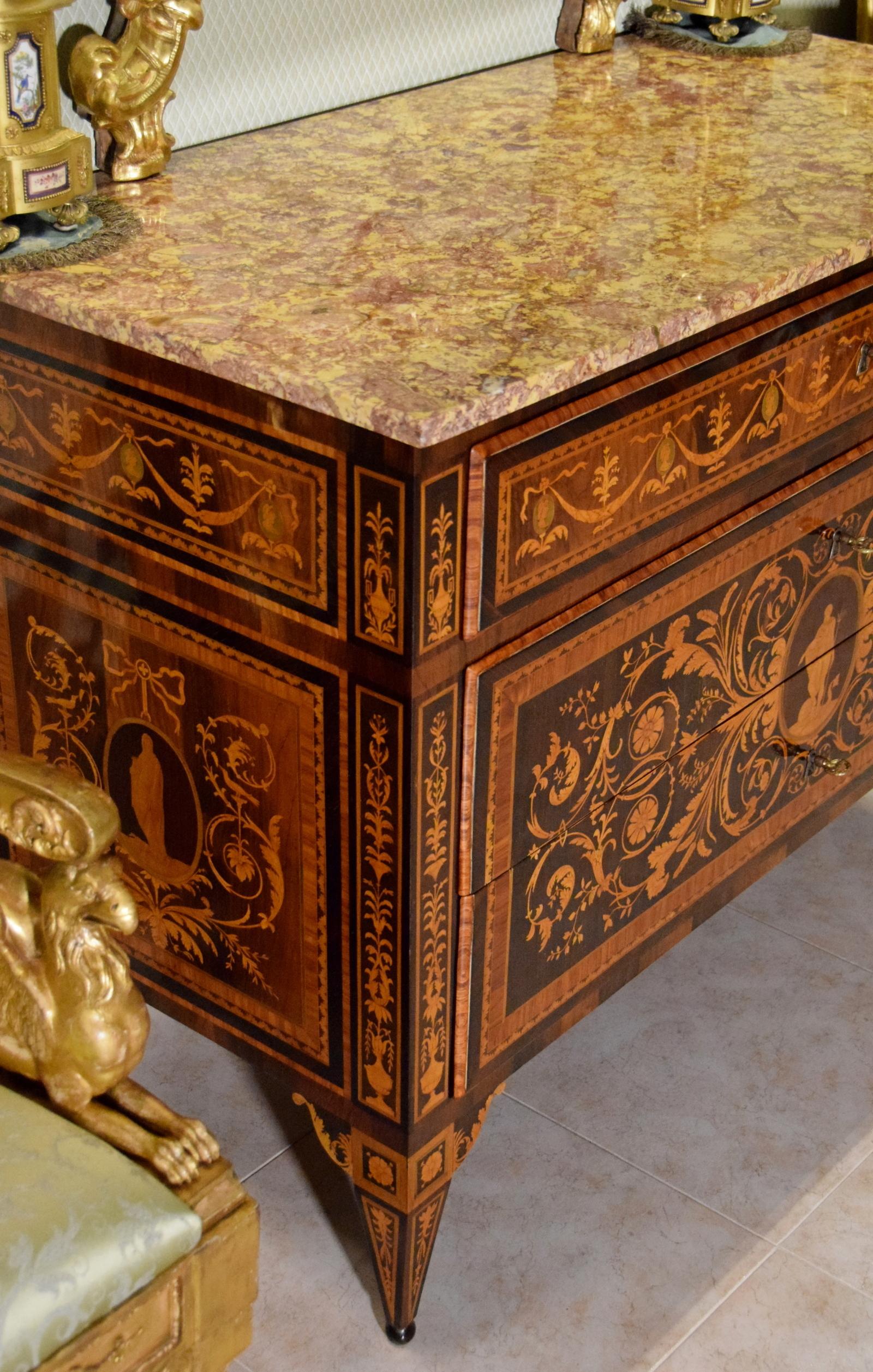 18th Century, Neoclassical Italian Inlay Wood Chest of Drawers 4