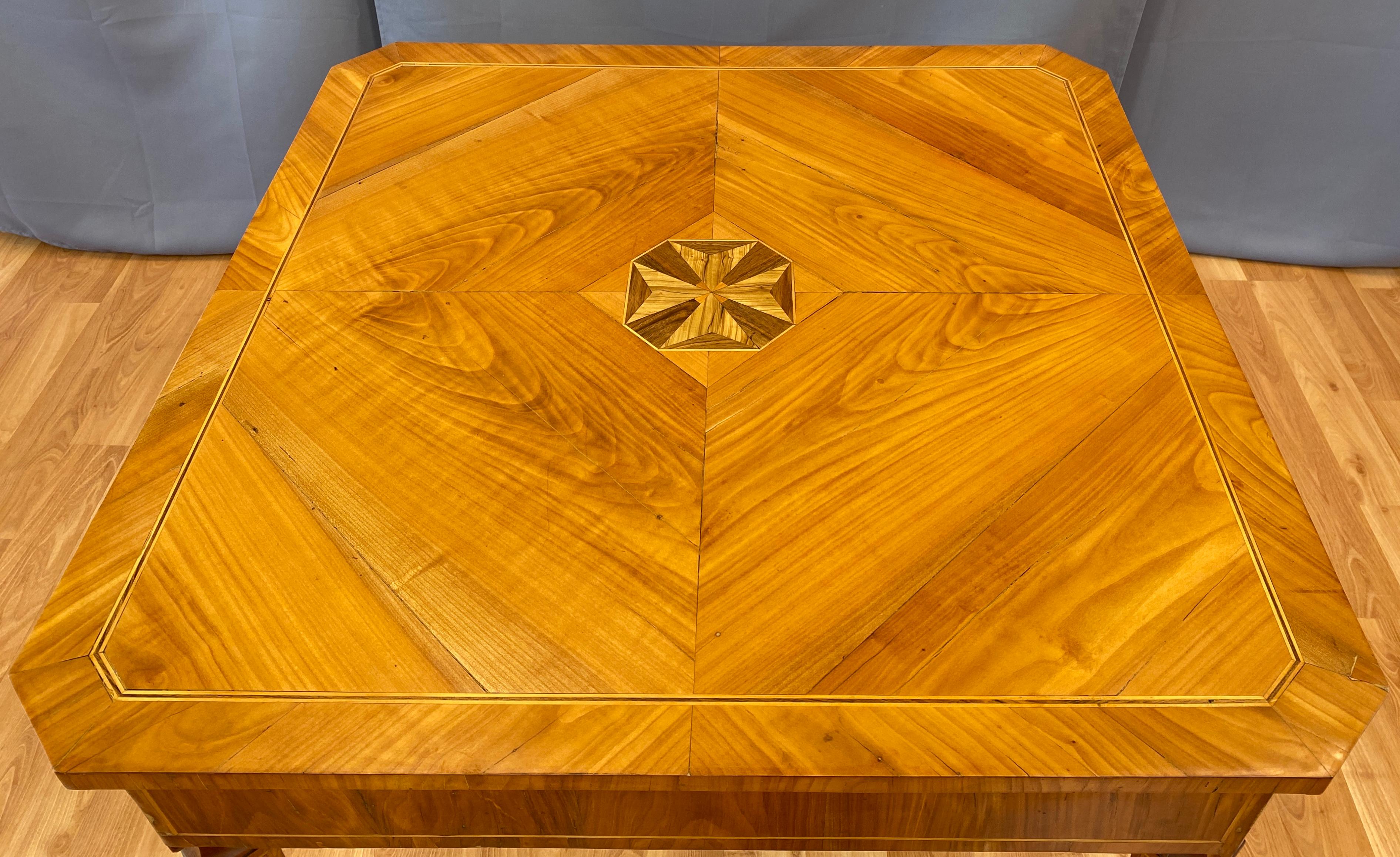 18th Century Neoclassical Italian Marquetry Cherry Table For Sale 9