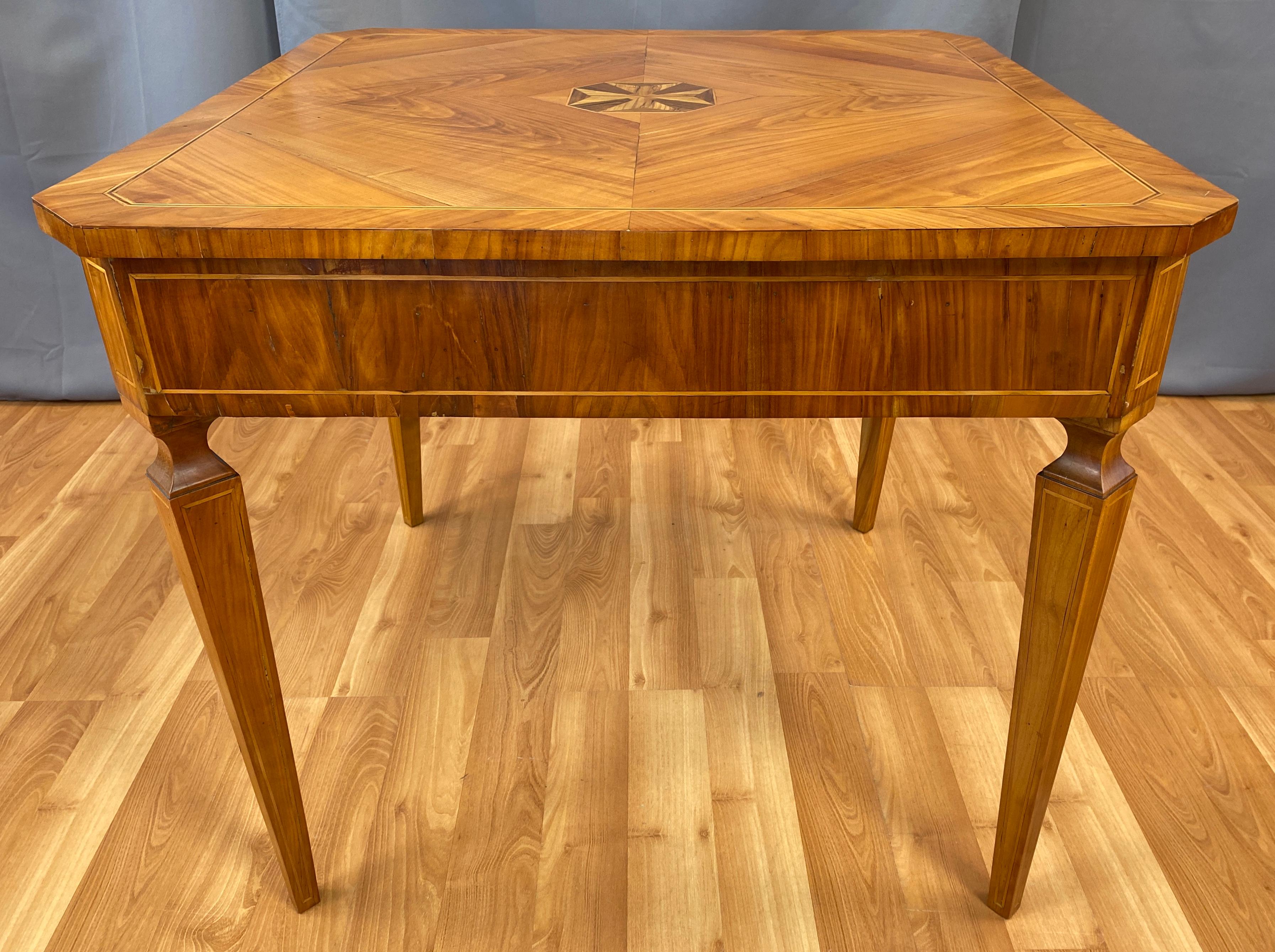 18th Century Neoclassical Italian Marquetry Cherry Table For Sale 4
