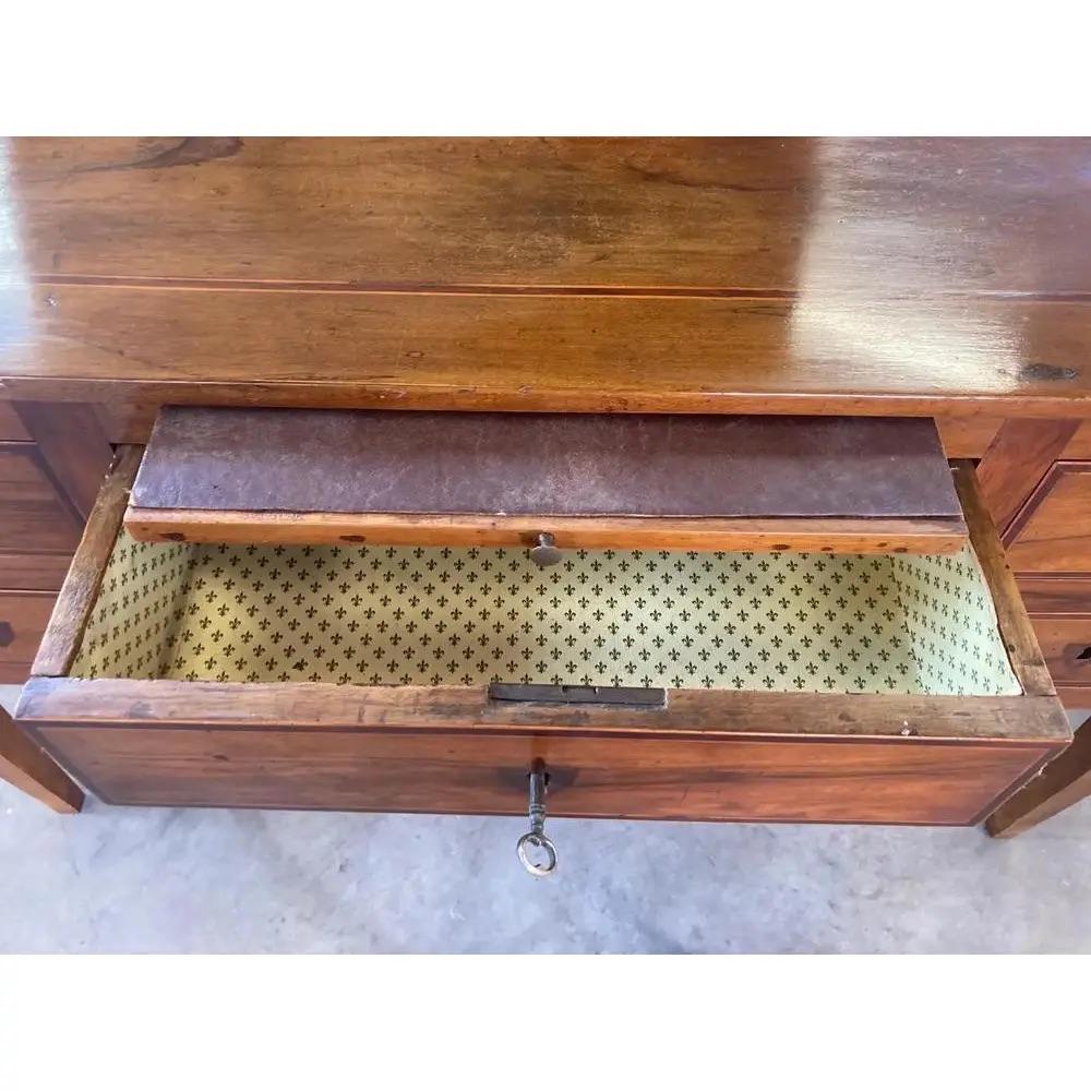 18th Century Neoclassical Italian Walnut Writing Desk In Good Condition For Sale In Carmine, TX