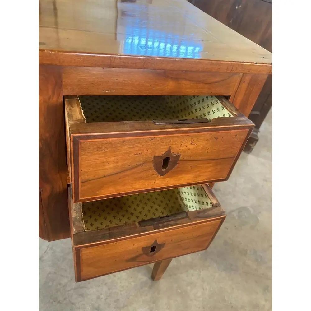 18th Century Neoclassical Italian Walnut Writing Desk For Sale 4