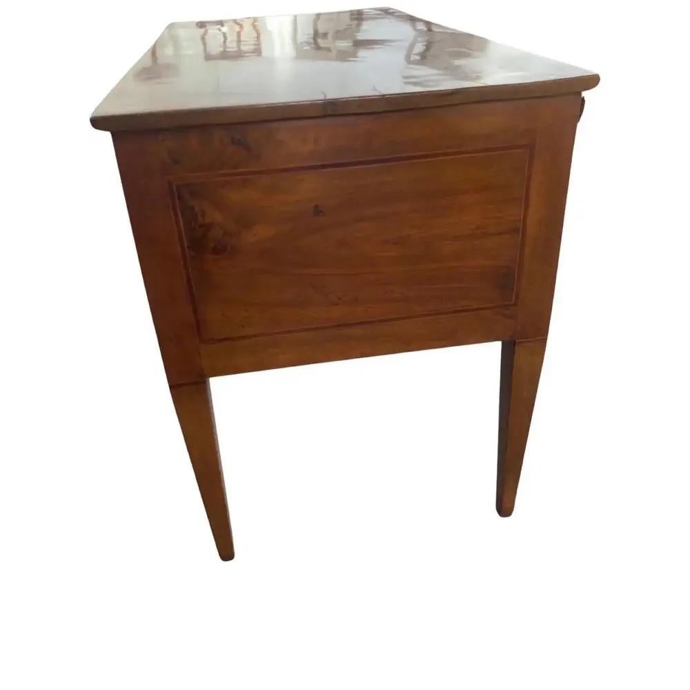 18th Century Neoclassical Italian Walnut Writing Desk For Sale 5
