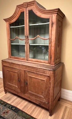 18th Century Neoclassical Provincial Oak Buffet à Deux-Corps