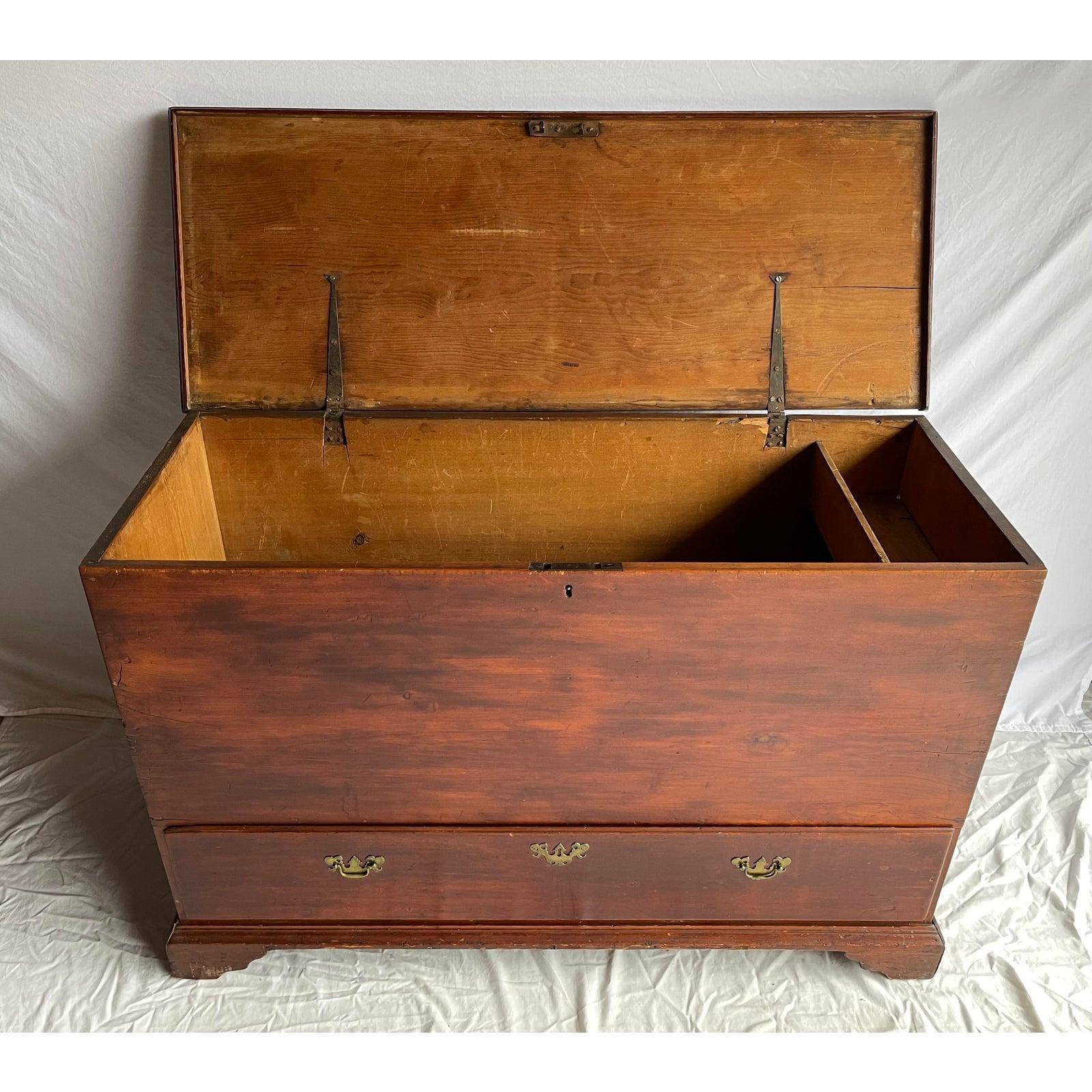 Chippendale 18th Century New England Country American Single Drawer Blanket Mule Chest For Sale