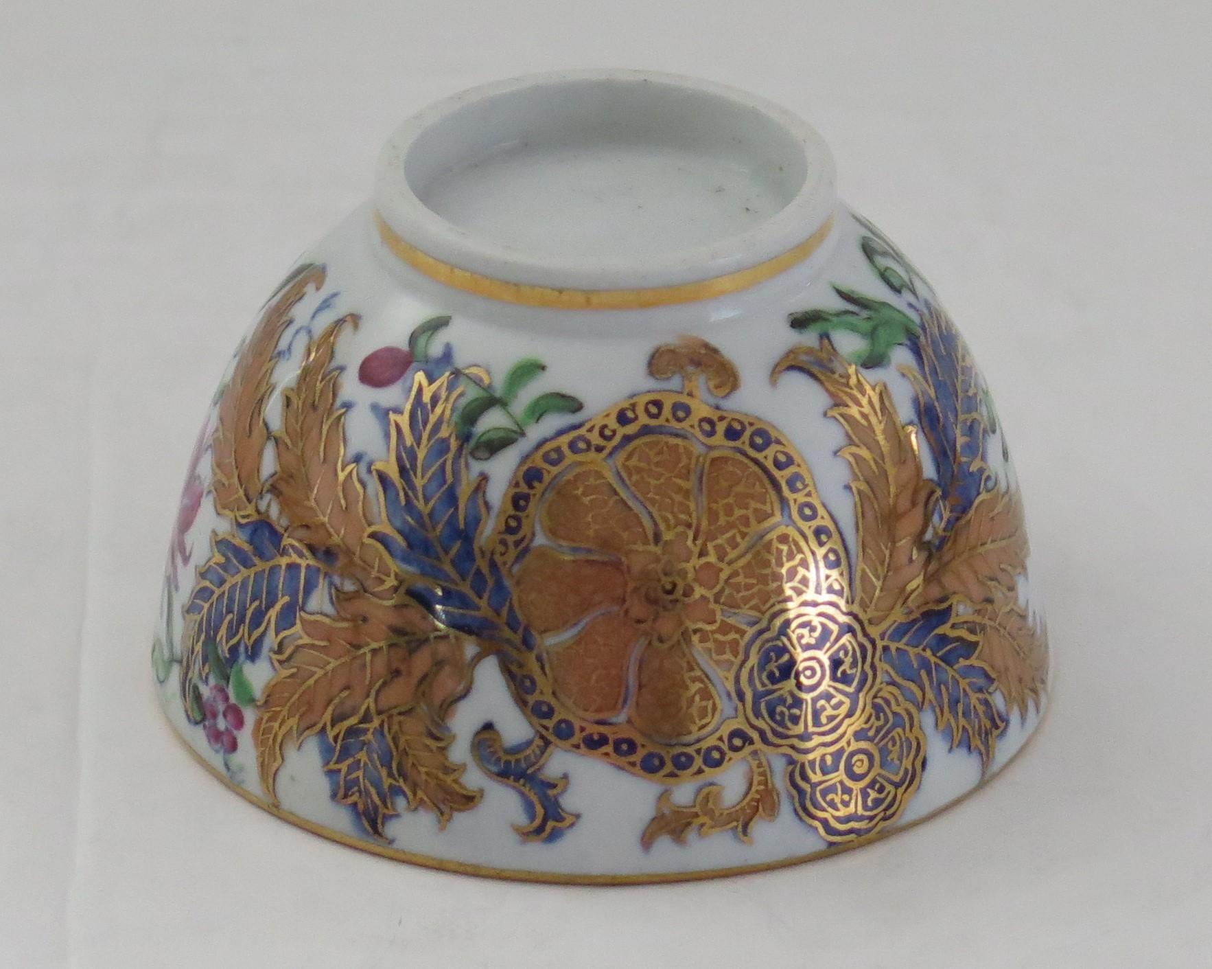 18th Century Newhall Porcelain Tea Bowl in Tobacco Leaf Pattern 274, Circa 1795 3
