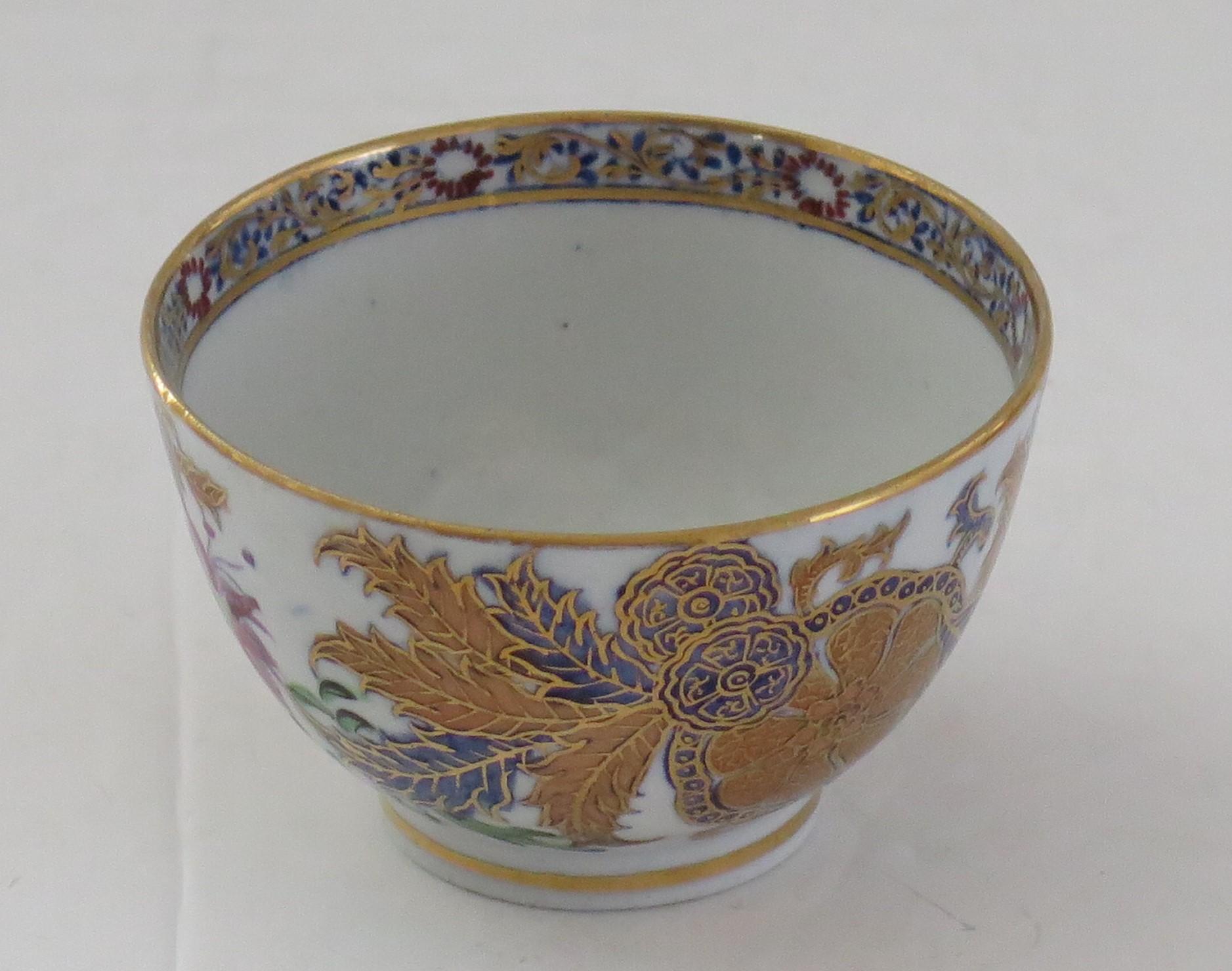 Glazed 18th Century Newhall Porcelain Tea Bowl in Tobacco Leaf Pattern 274, Circa 1795