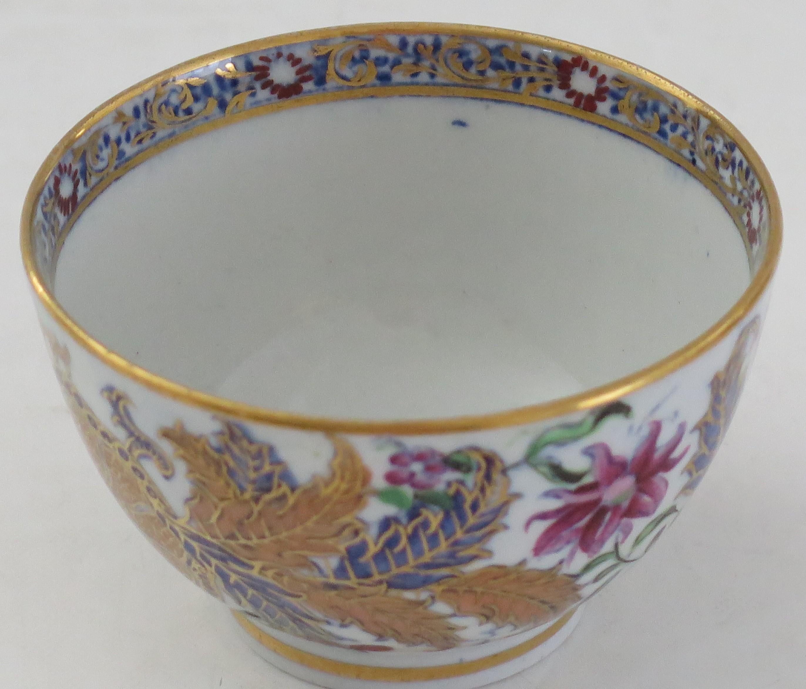18th Century Newhall Porcelain Tea Bowl in Tobacco Leaf Pattern 274, Circa 1795 1