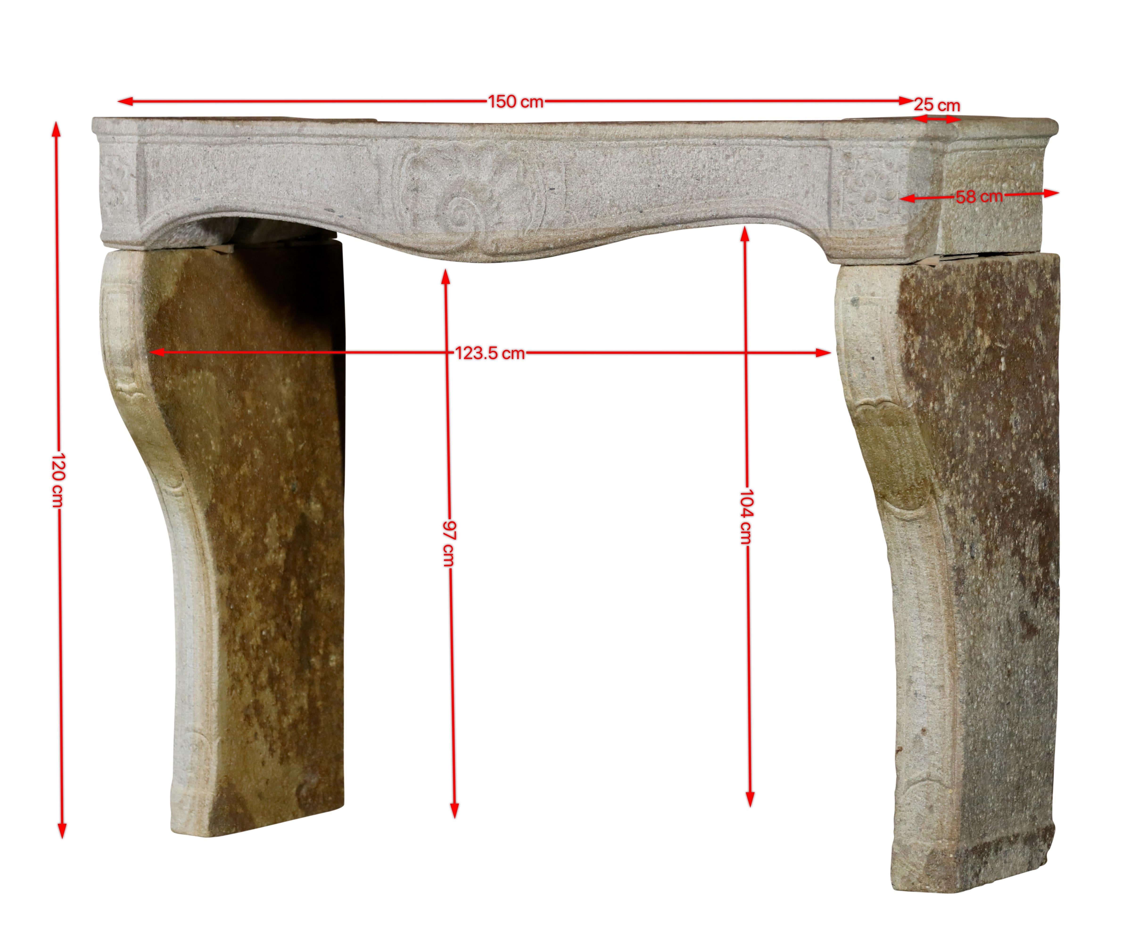 Rustikale französische Kaminumrandung aus dem 18. Jahrhundert in beigem Granit mit originaler Abnutzung aus der Normandie.
Ein herrschaftlicher Kamin, der sofort französisches Flair in den Raum bringt.
Abmessungen:
150 cm Äußere Breite 59,06