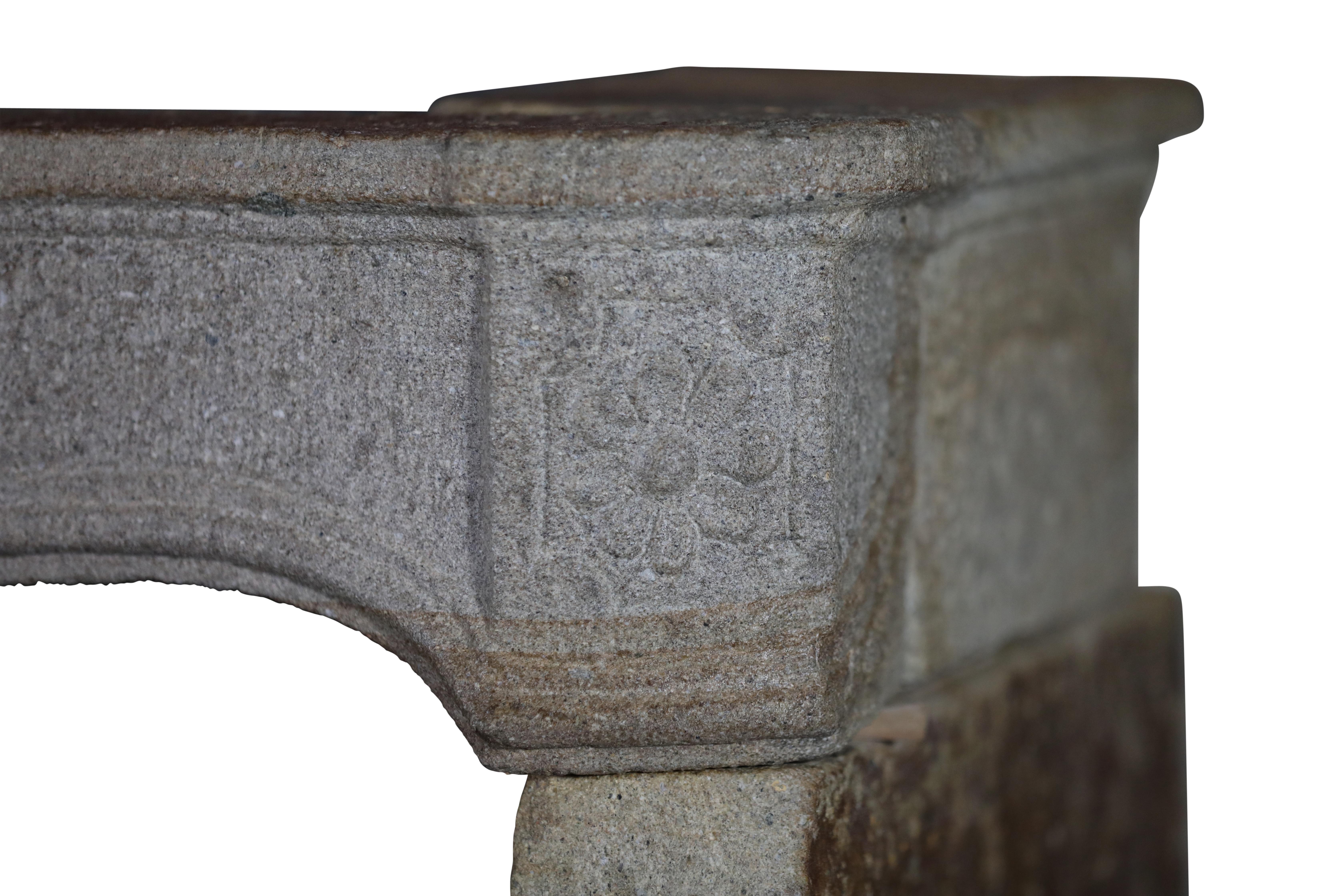 Granitkamin aus der Normandie des 18. Jahrhunderts für rustikales, langsames Wohndesign im Angebot 2