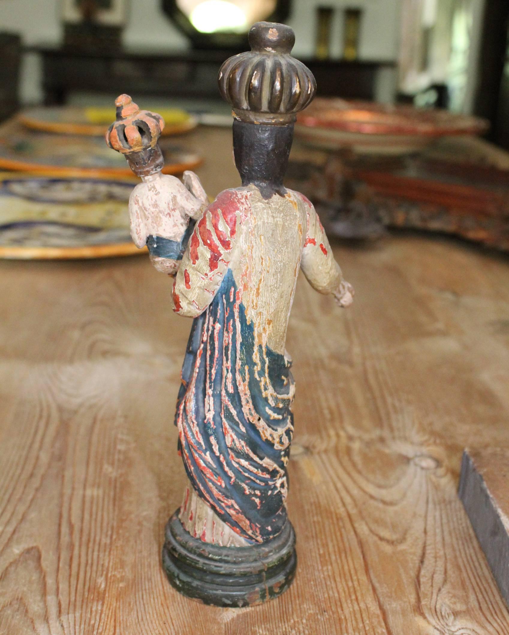 18th Century North Spanish Polychrome Wooden Virgin Sculpture In Good Condition For Sale In Marbella, ES