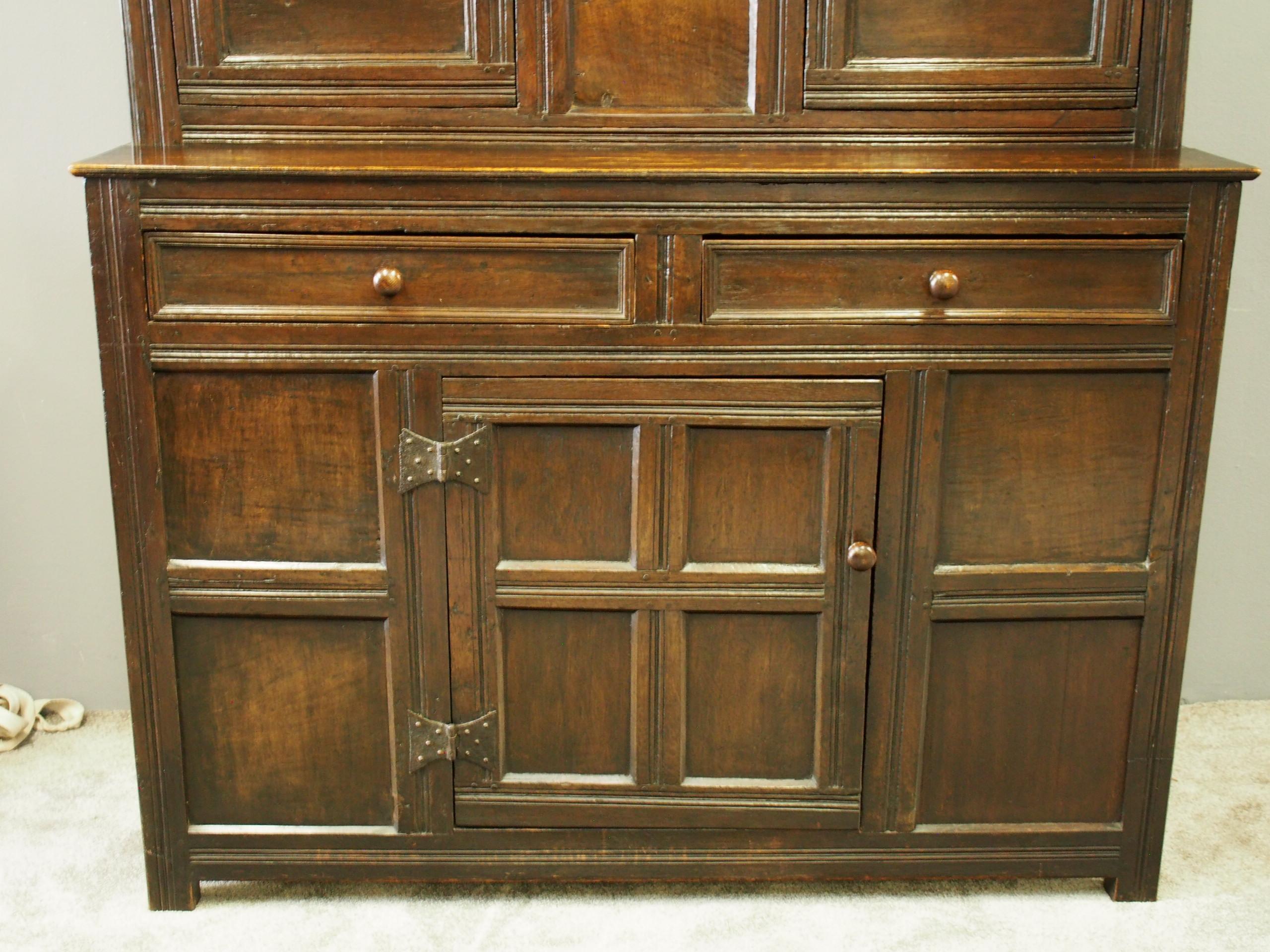 18th Century Northern English Oak Cupboard im Zustand „Gut“ in Edinburgh, GB