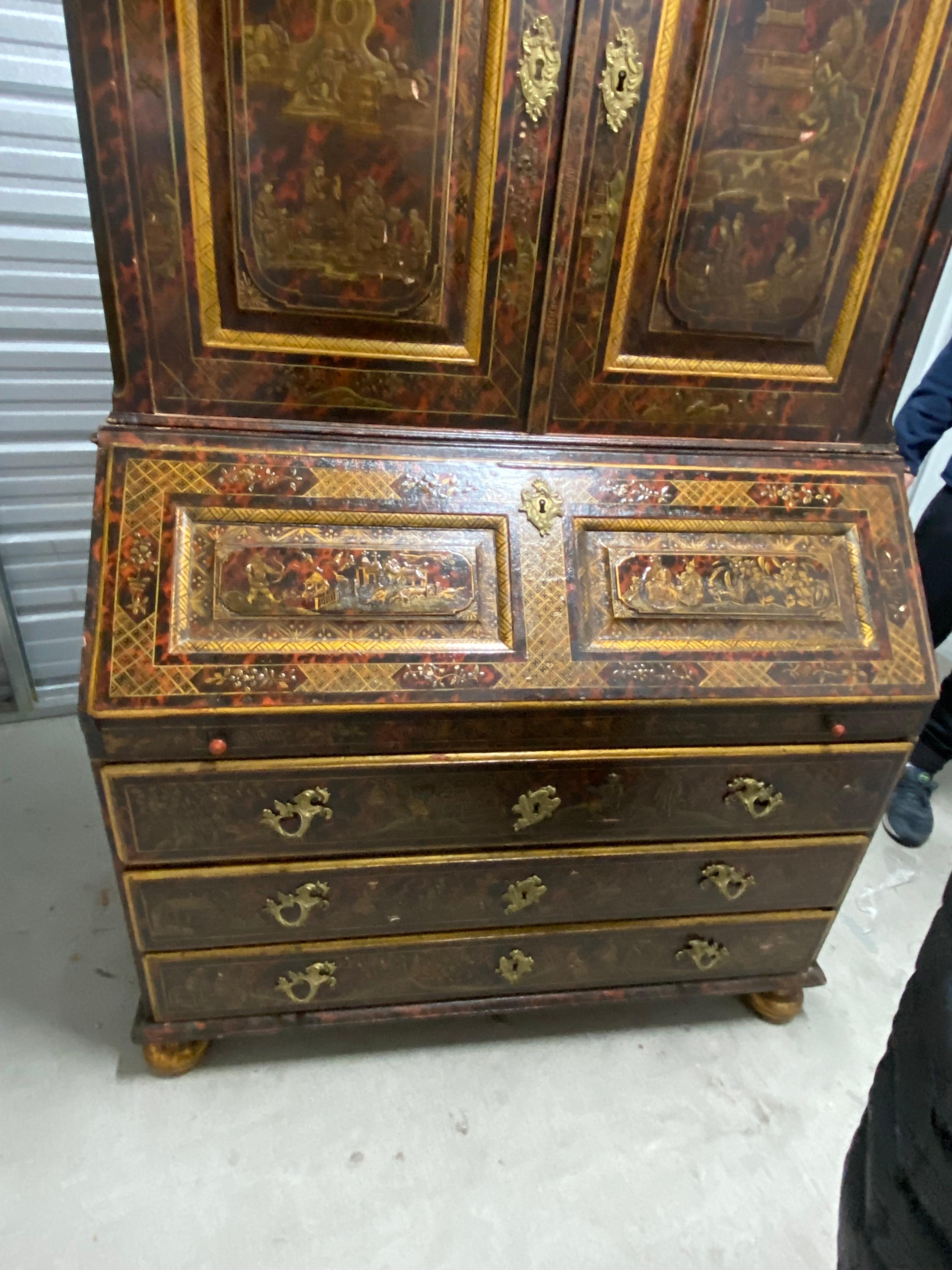 18th Century Northern European Tortoiseshell Lacquer Japanned Bureau Cabinet For Sale 4