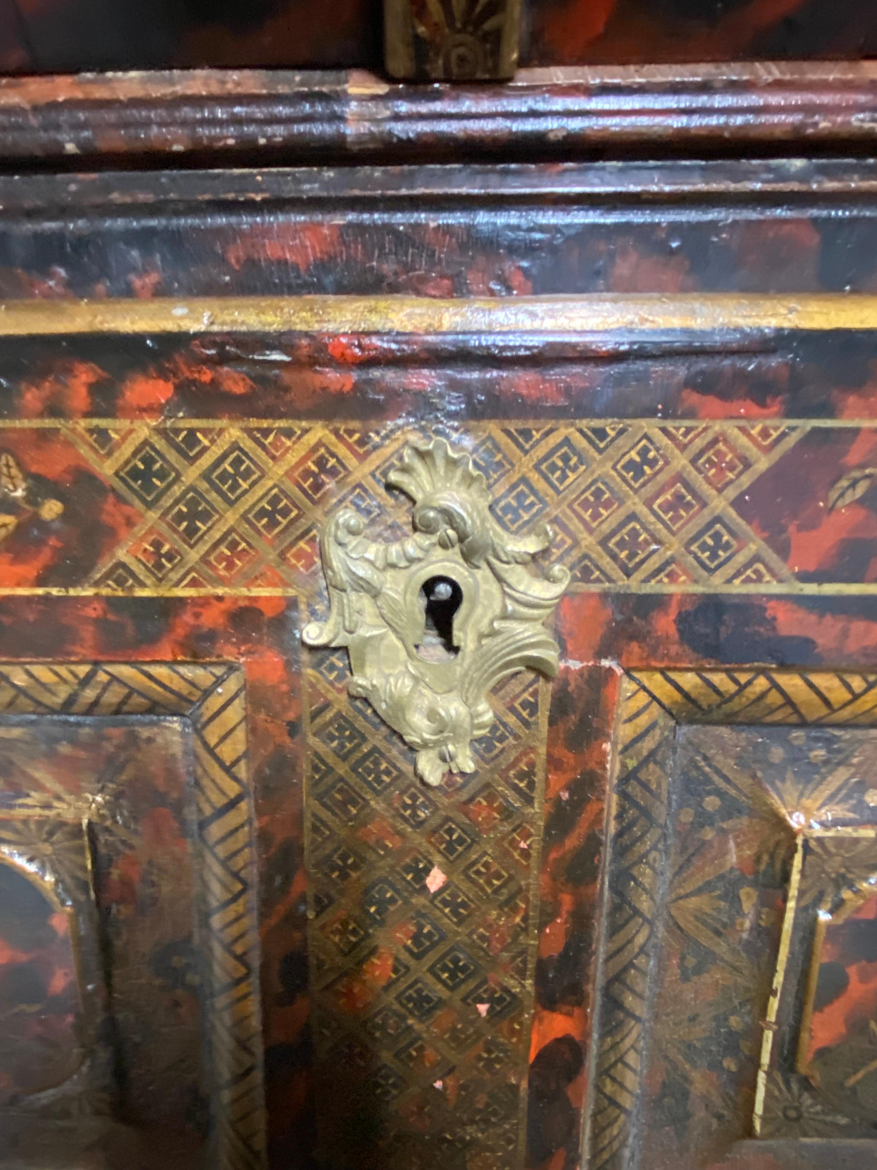 18th Century Northern European Tortoiseshell Lacquer Japanned Bureau Cabinet For Sale 7