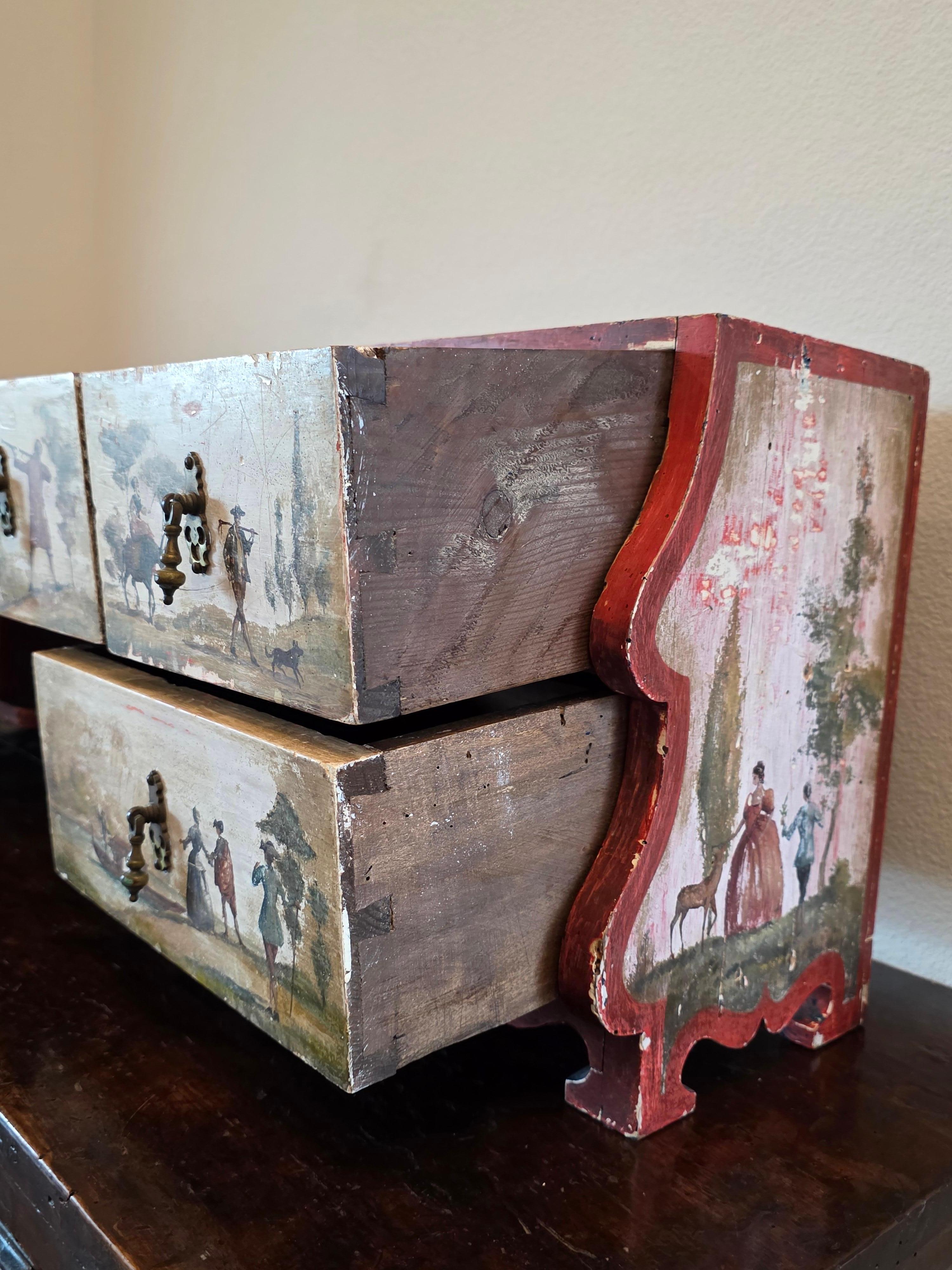 XVIIIe siècle Italie du Nord Cabinet de table ancien en bois polychrome Lacca Povera en vente 5