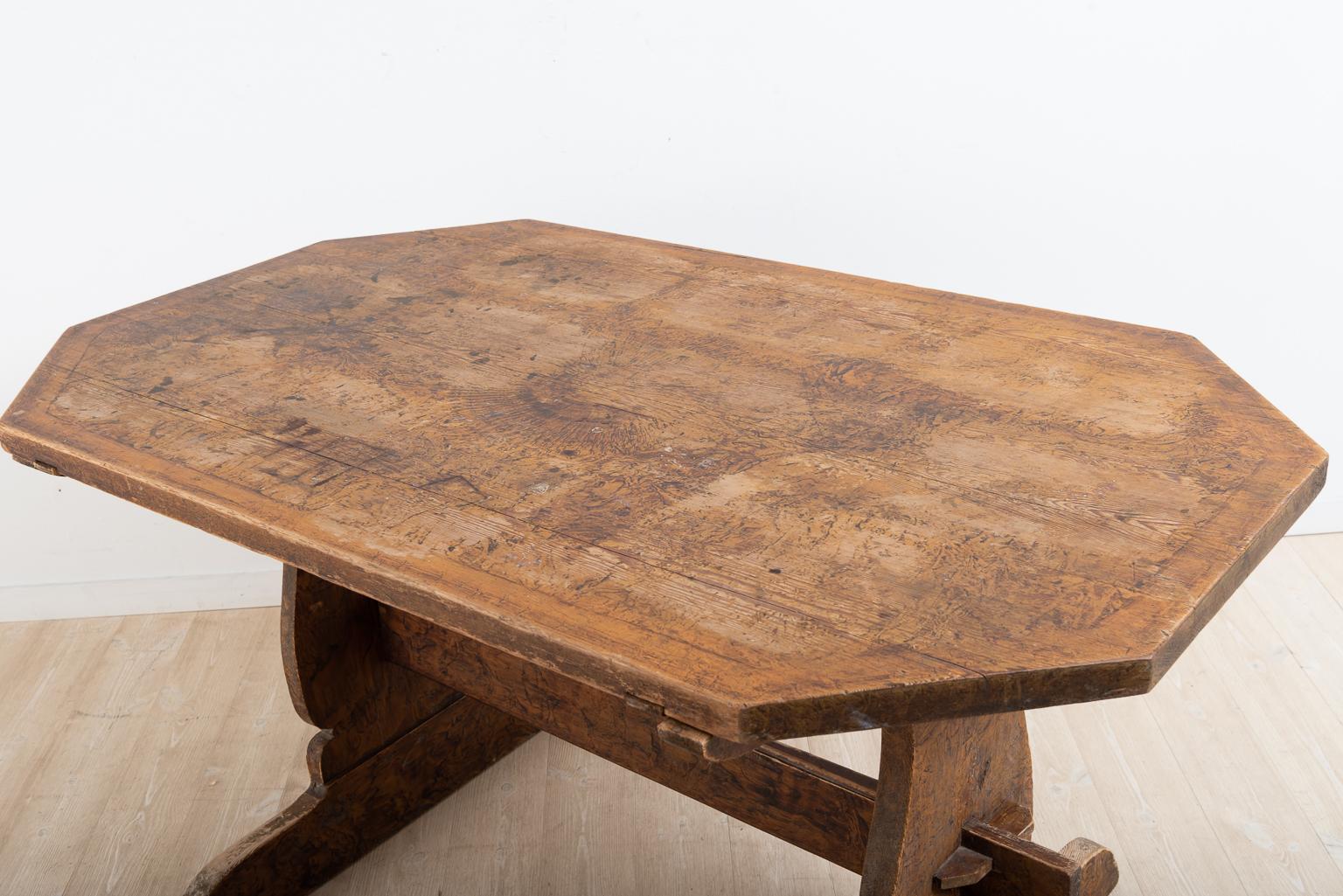 18th Century Northern Swedish Folk Art Dining Table In Good Condition For Sale In Kramfors, SE