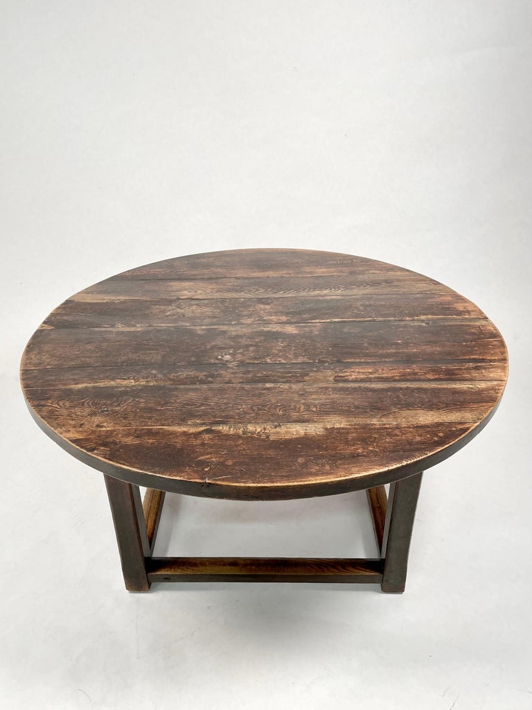 18th Century Oak Breakfast Table For Sale 7