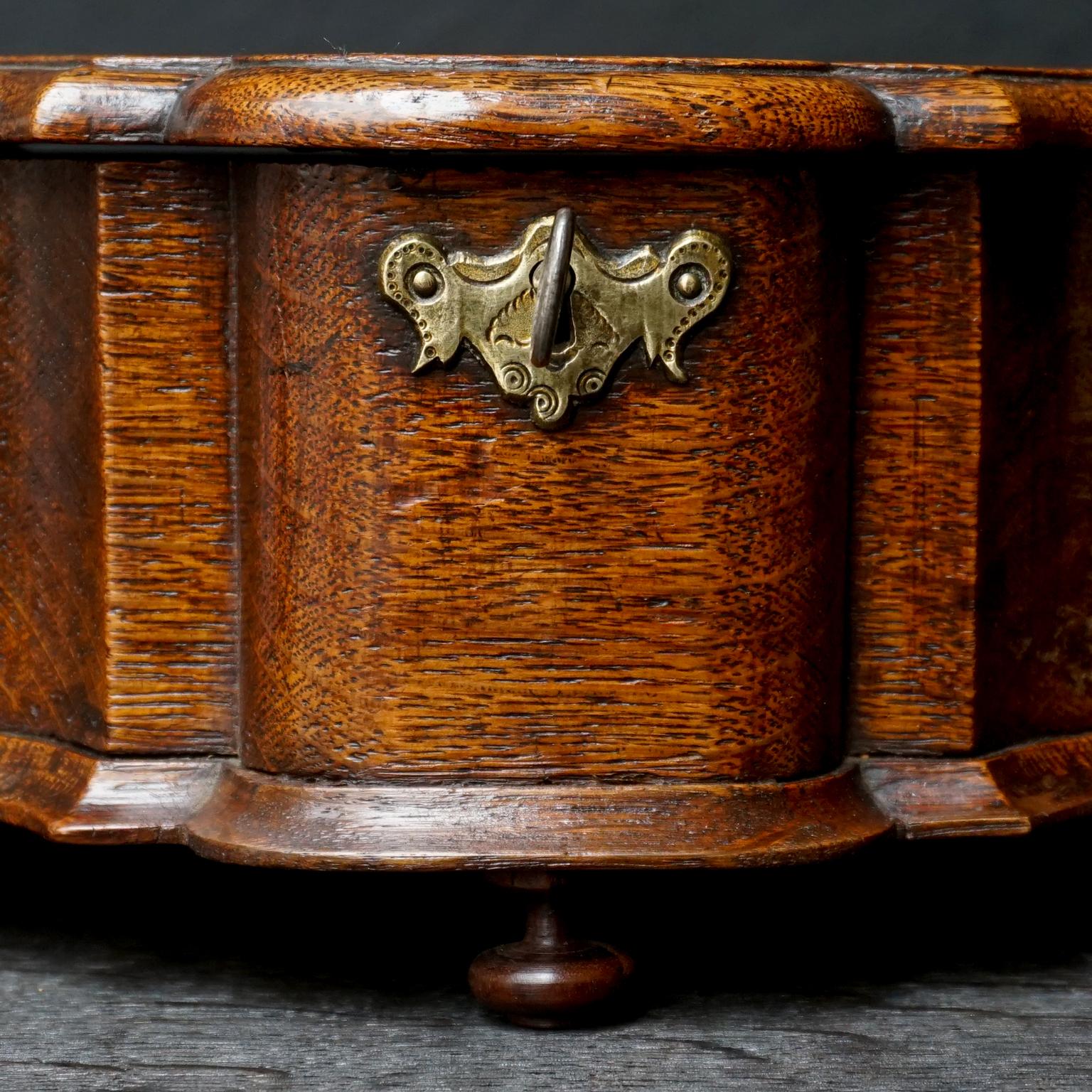 18th Century Dutch Oak Cartouche Shaped Box with Key For Sale 4