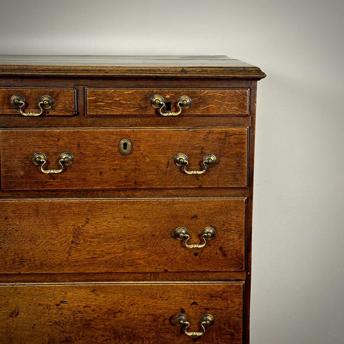 Late 18th Century 18th Century Oak Chest of Drawers For Sale