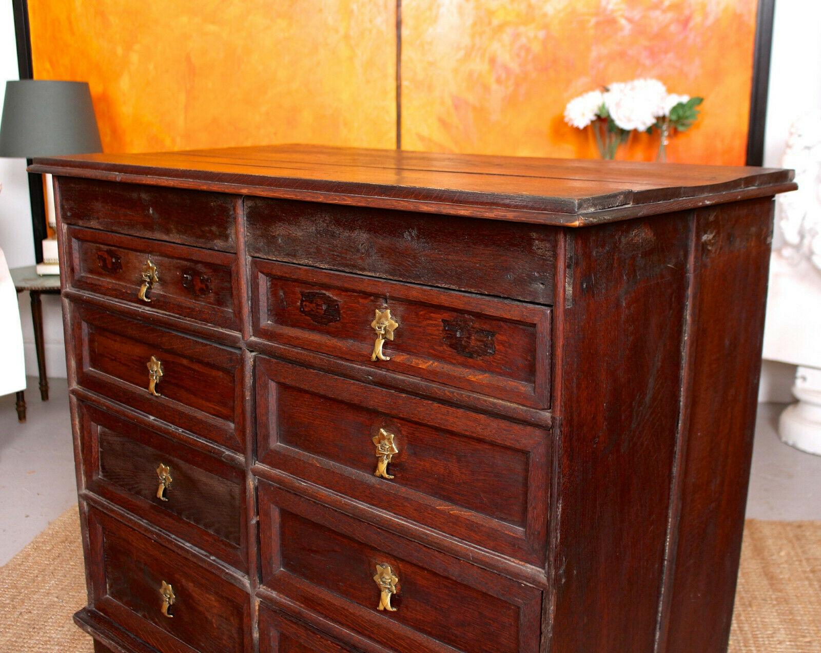 18th Century Oak Chest of Drawers For Sale 2