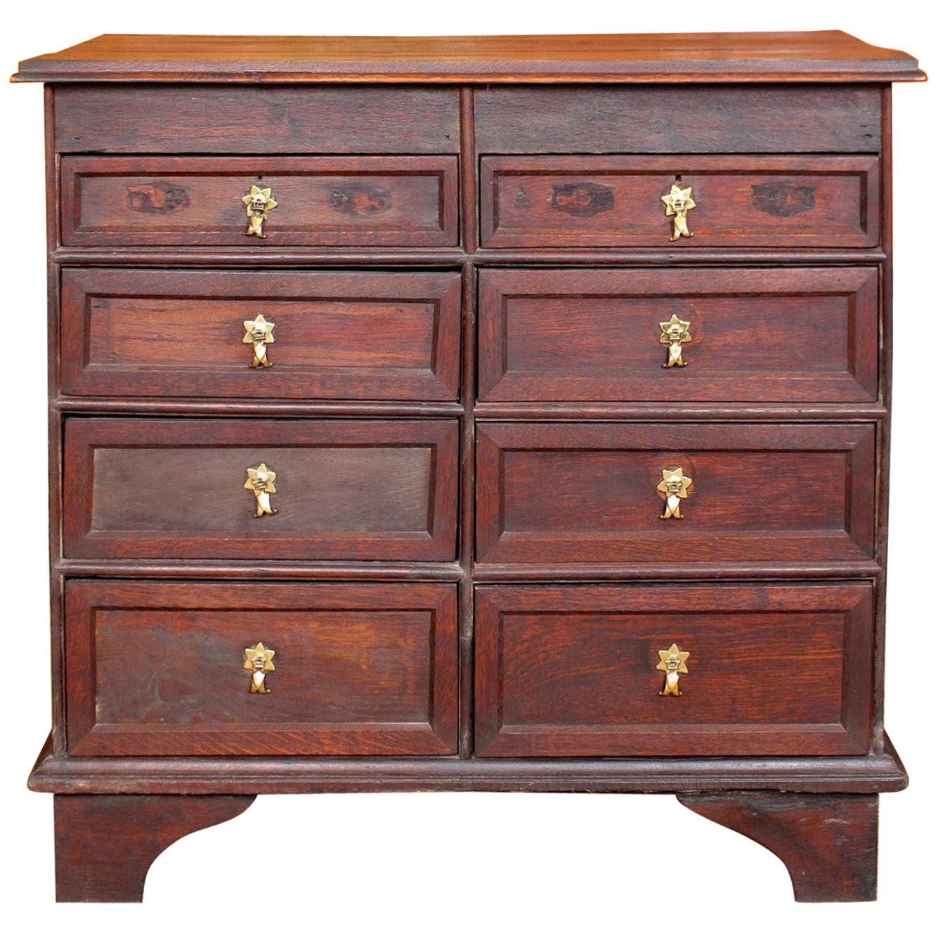 18th Century Oak Chest of Drawers For Sale