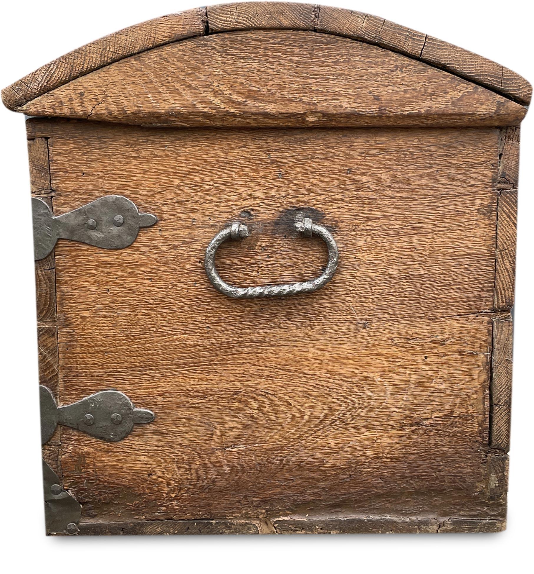 18th Century Oak Chest with Wrought Iron For Sale 8