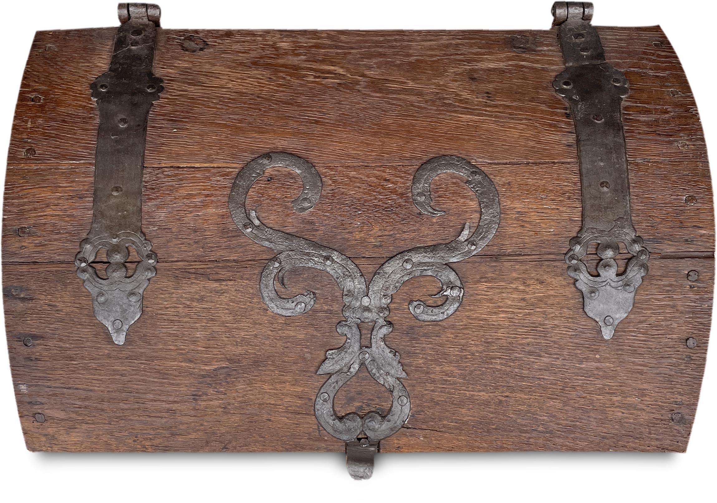 18th Century Oak Chest with Wrought Iron For Sale 9