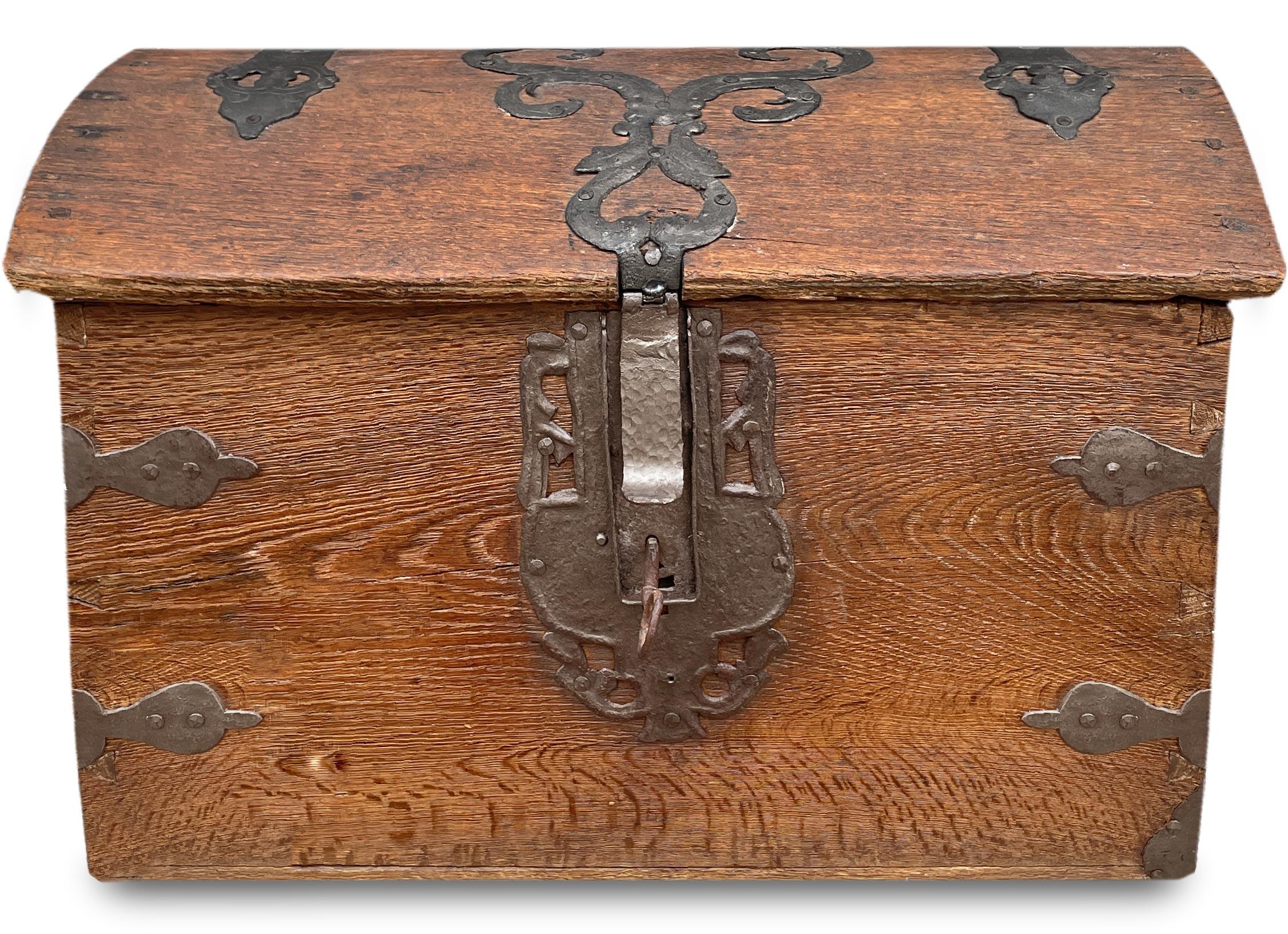 Italian 18th Century Oak Chest with Wrought Iron For Sale