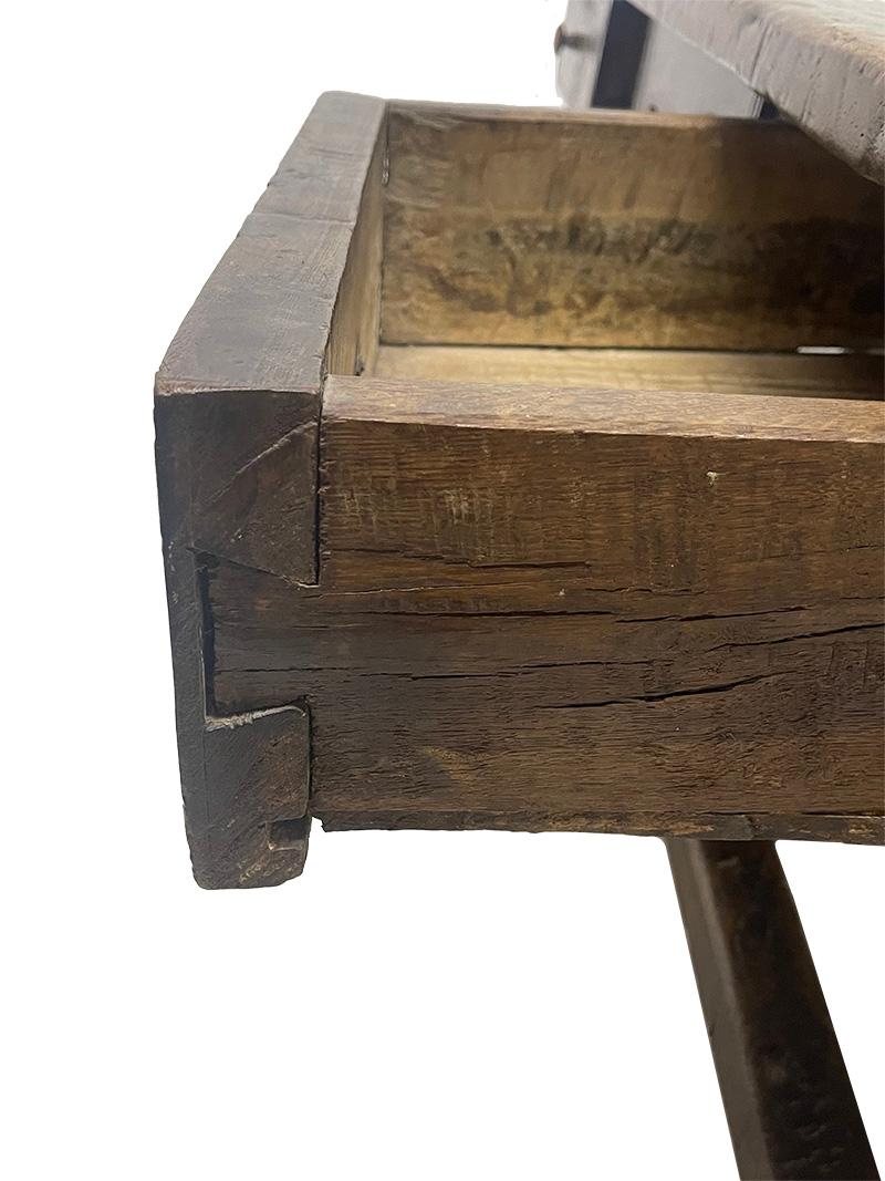 XVIIIe siècle et antérieur Table basse en chêne du 18e siècle en vente
