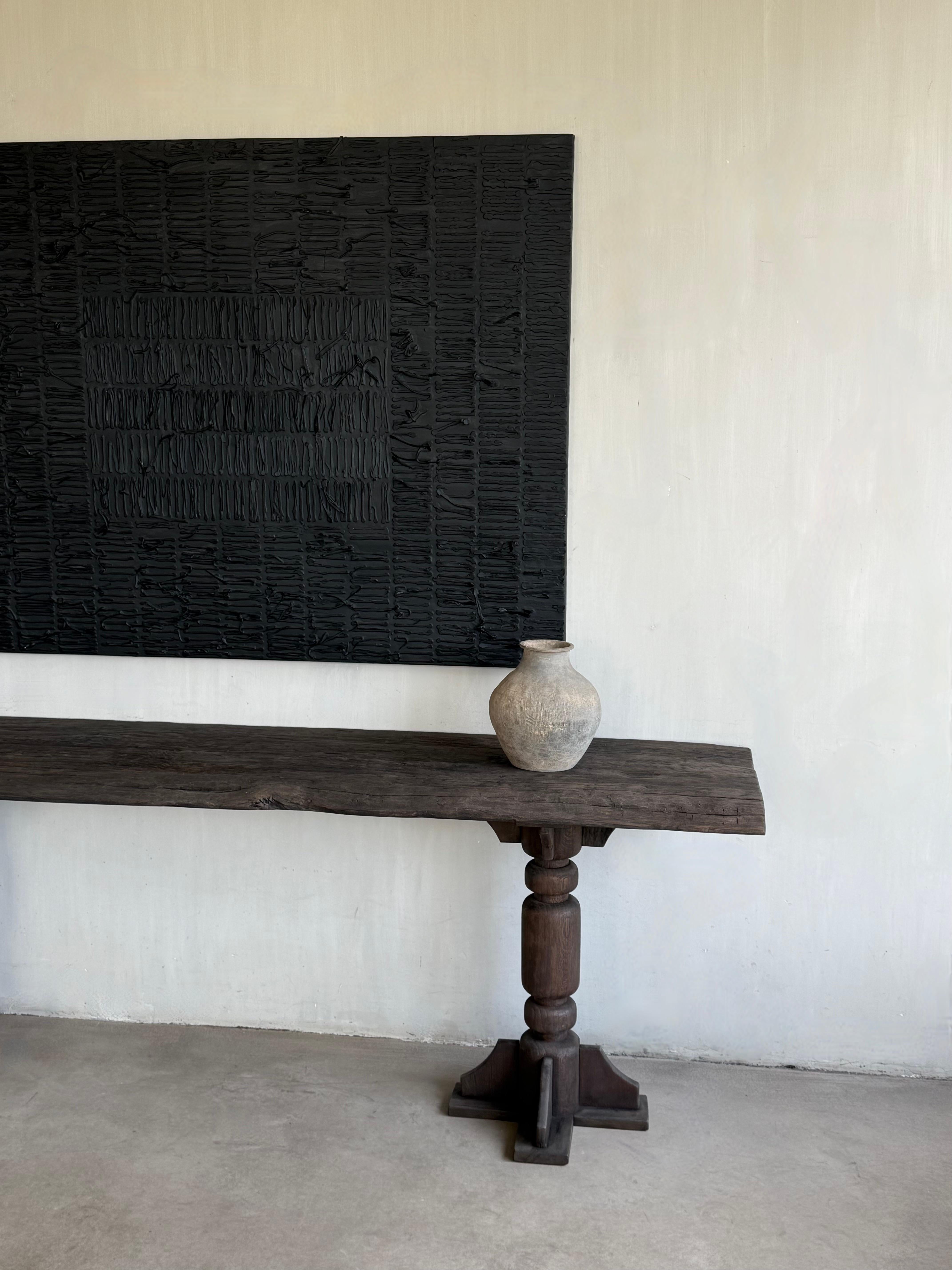 This unique Belgian monastery console table carved from oak is an impressive item.
One of a kind.
The artisanal sculpting is detailed yet simplistic.
Tablet is marked by life.
Pure in its kind!

We ship safely worldwide, feel free to ask for your