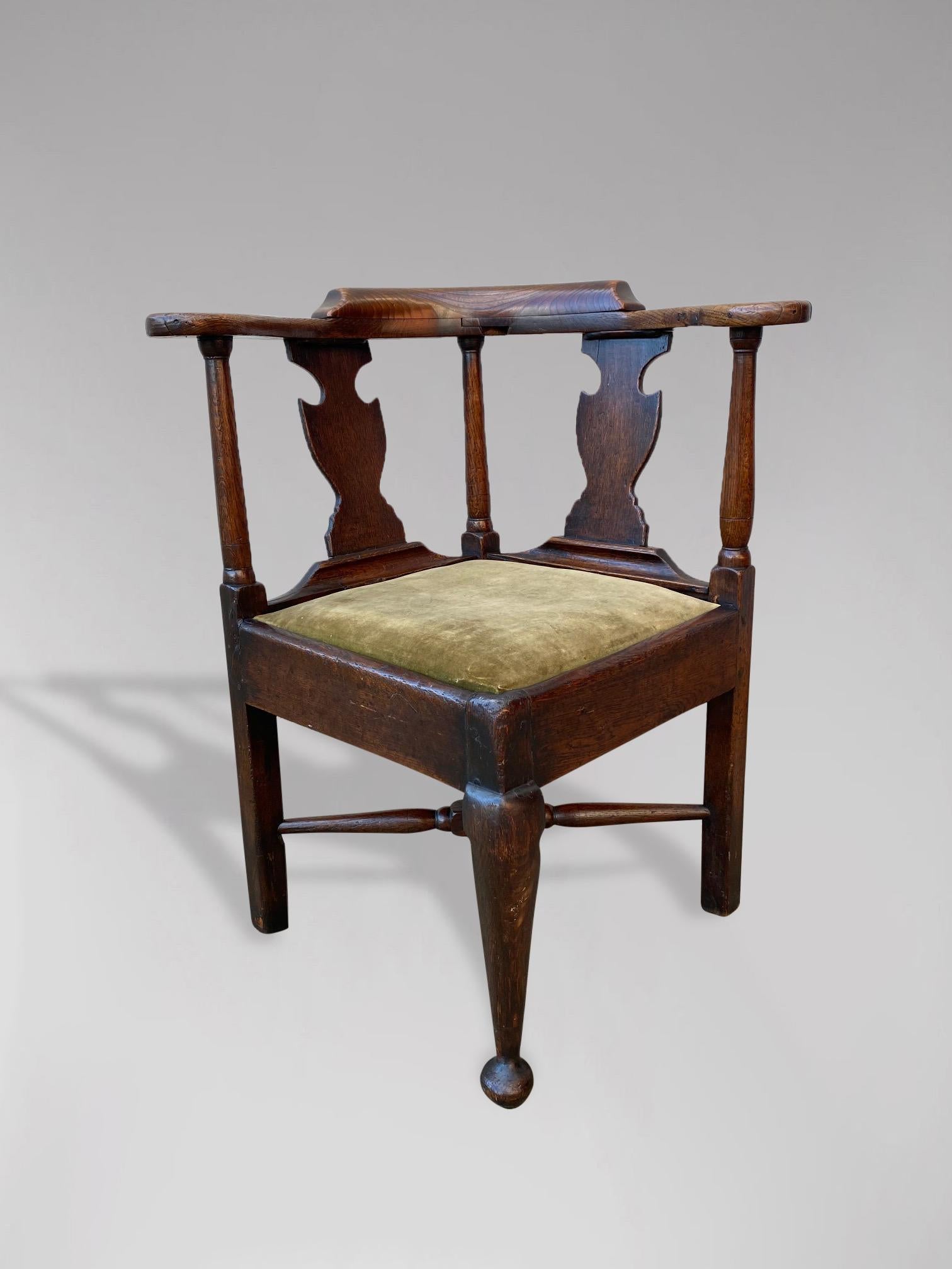 18th Century Oak Corner Chair, Circa 1790 For Sale 4