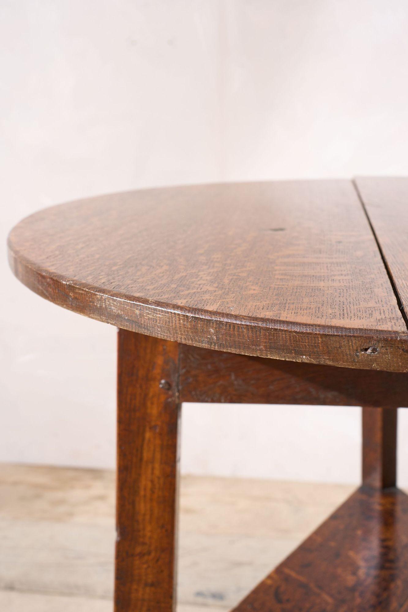 Mesa de cricket de roble del siglo XVIII en venta 1