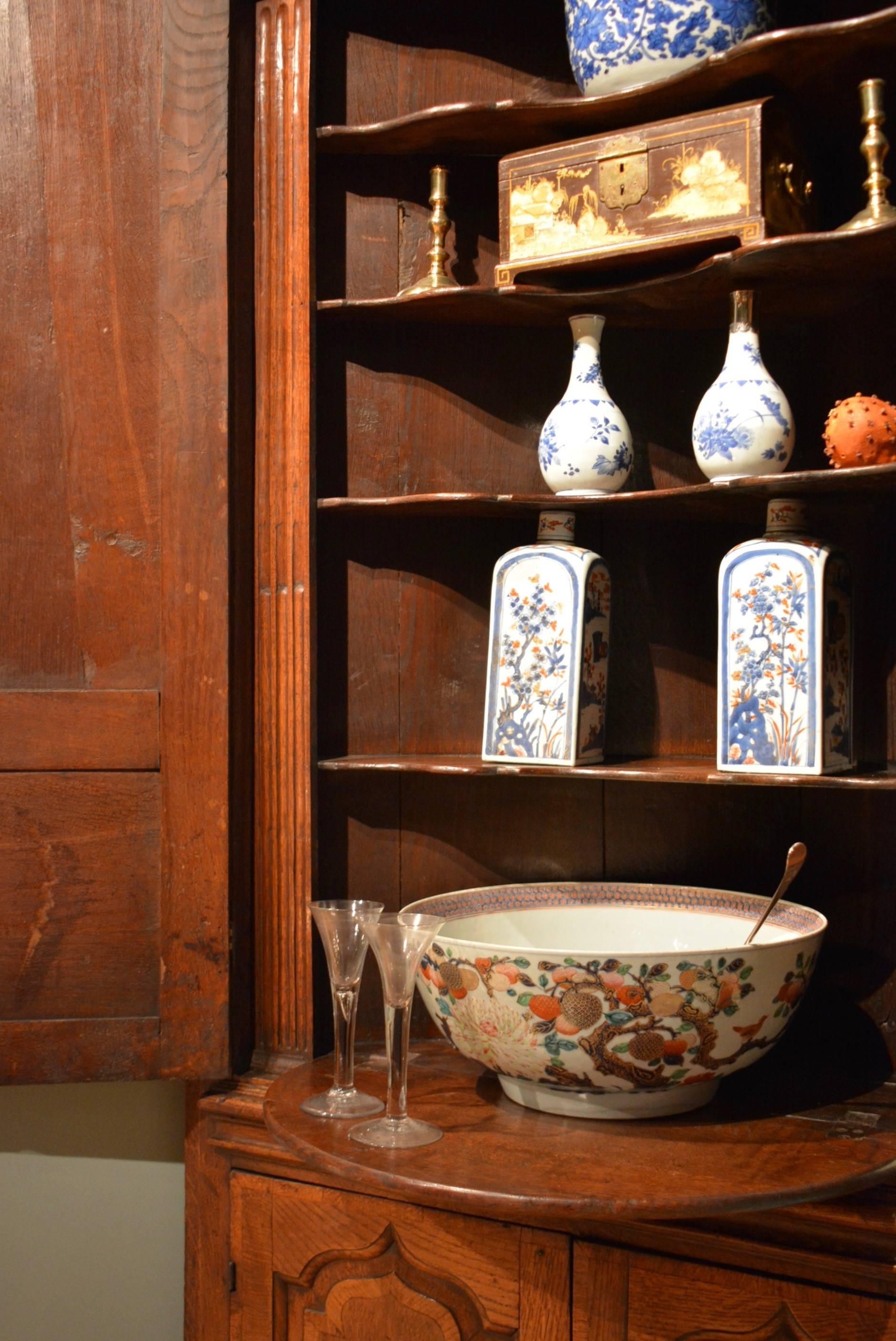 18th Century Oak Double Height Standing Corner Cupboard (Georgian) im Angebot