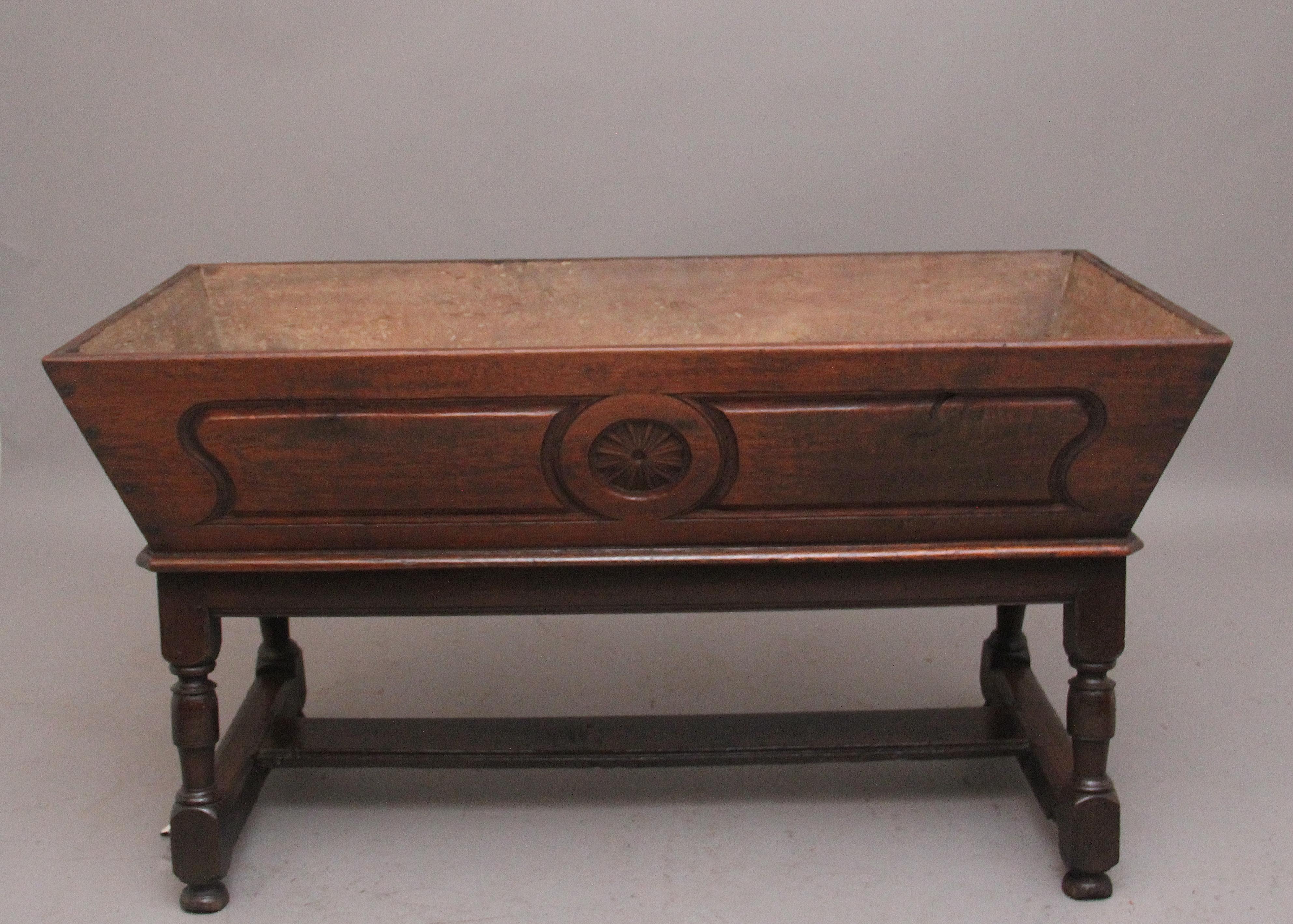 Georgian 18th Century oak dough bin on stand For Sale