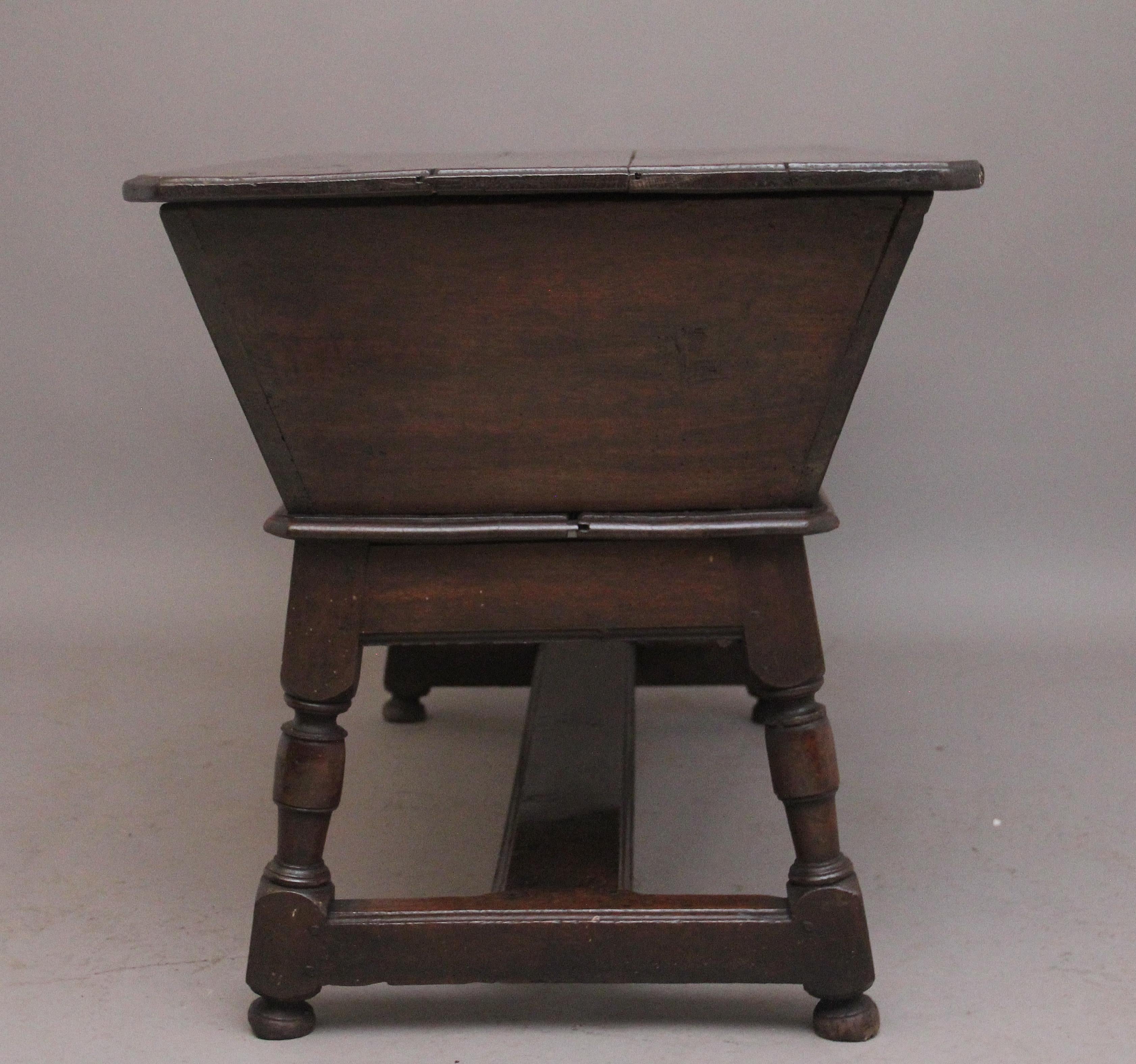 18th Century oak dough bin on stand For Sale 1