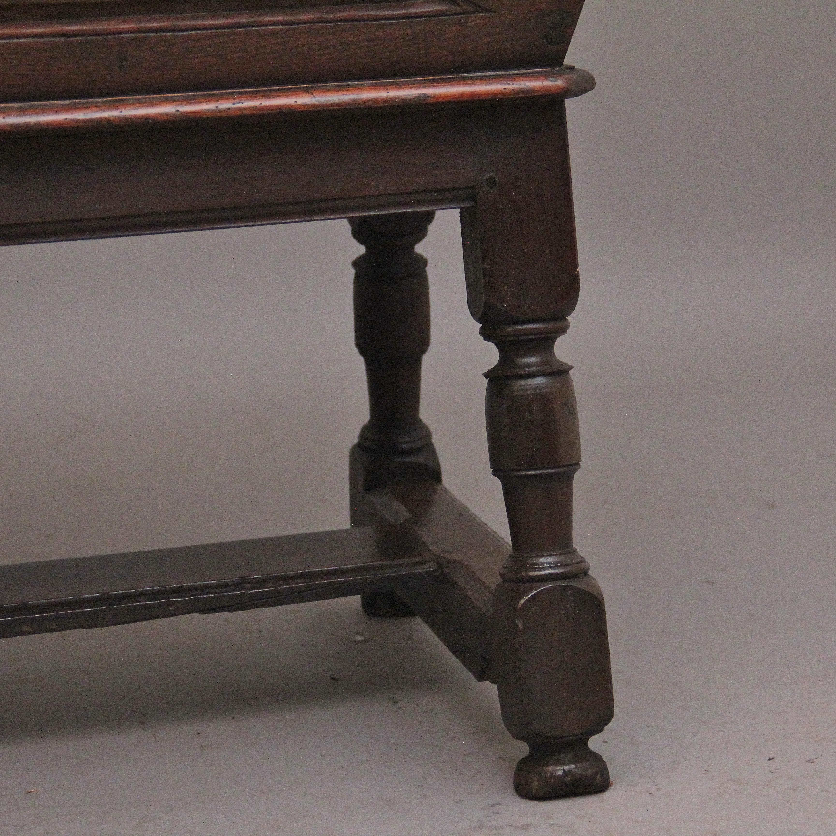 18th Century oak dough bin on stand For Sale 2